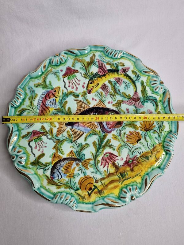 Plat décoratif vintage Cerart Monaco décor poissons céramique signée, 37 cm