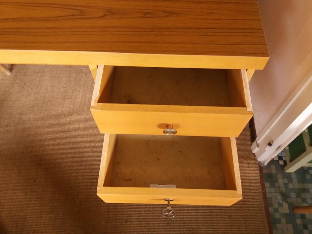 Oak-plated desk and formica 60s/70s