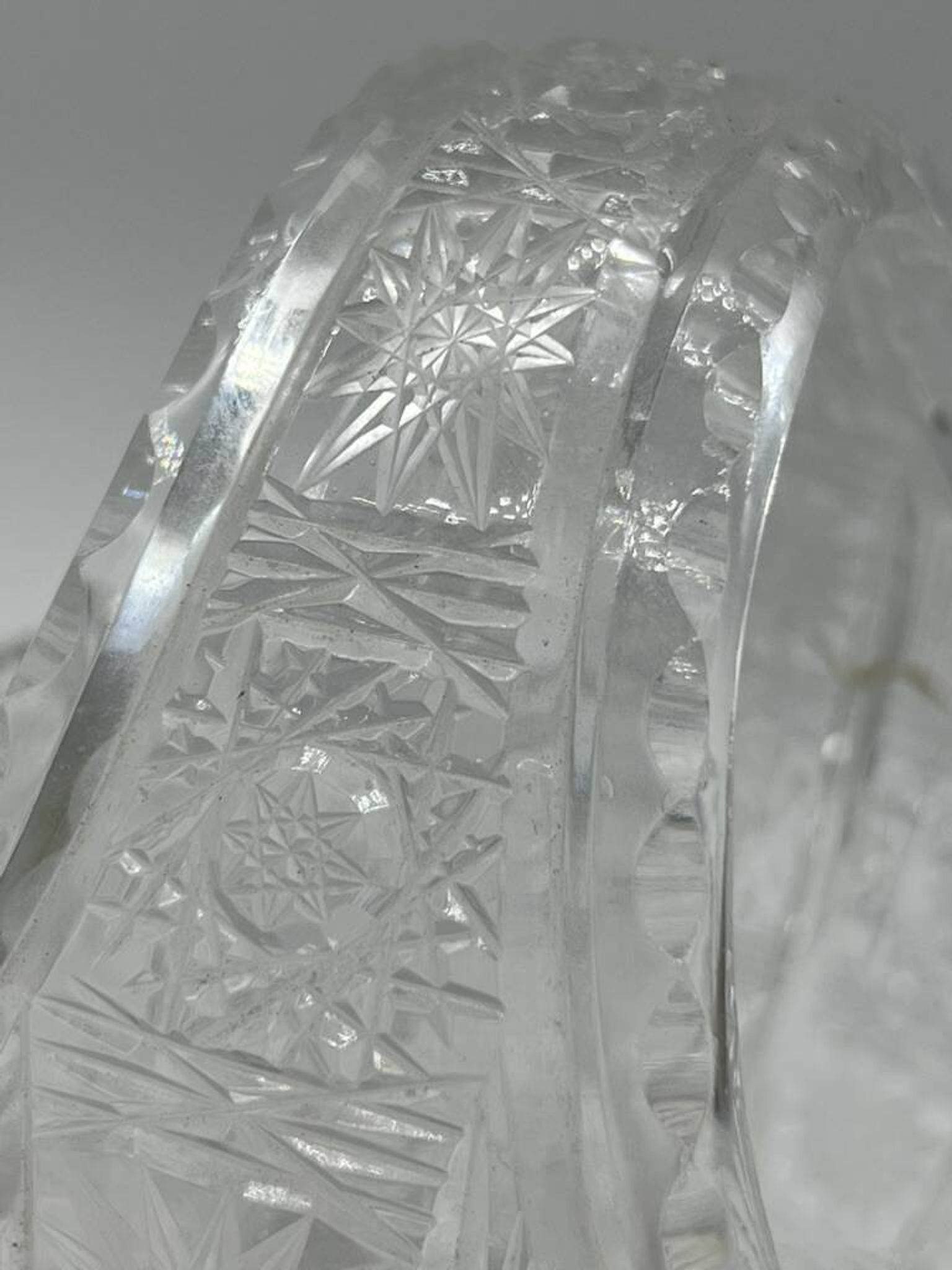 Panier en cristal de Bohême taillé – XXe siècle