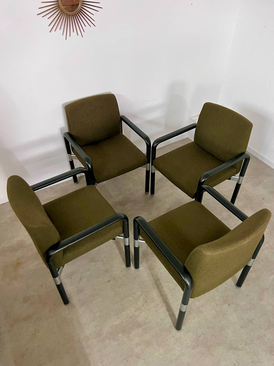 Lot de 4 chaises fauteuils design années 80 Wilkhahn métal et tissu vintage