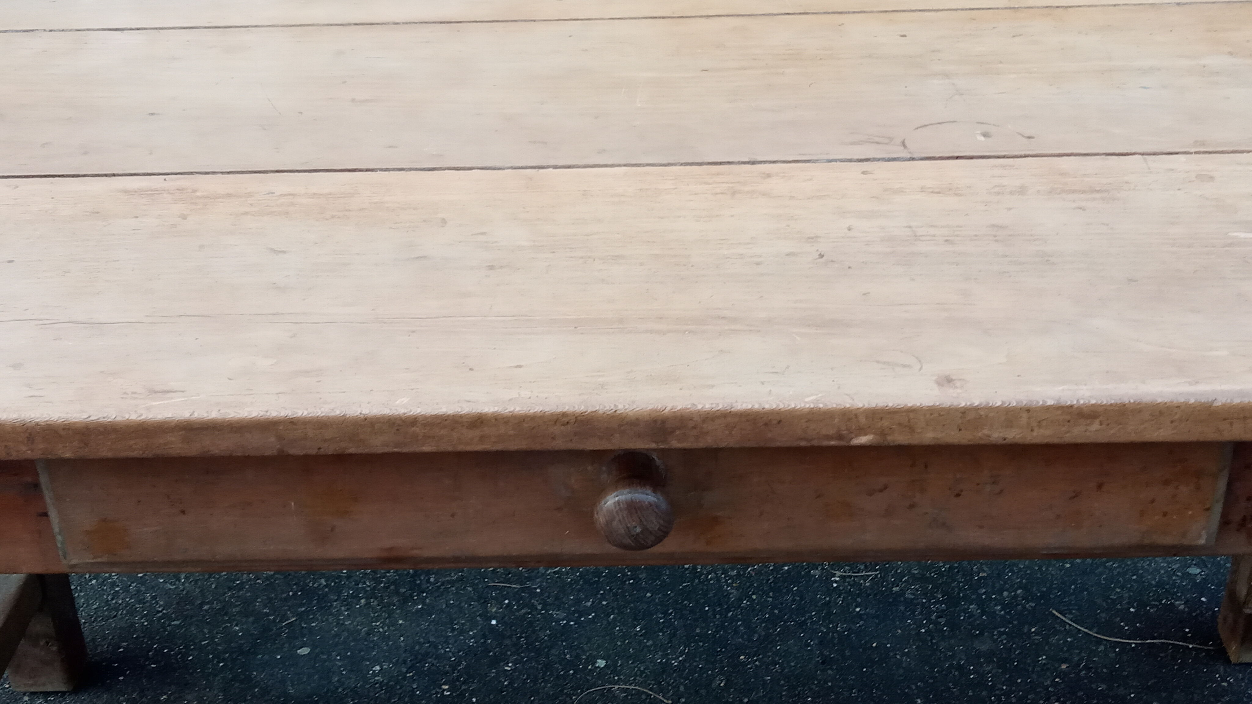 Old farmhouse table 6 people