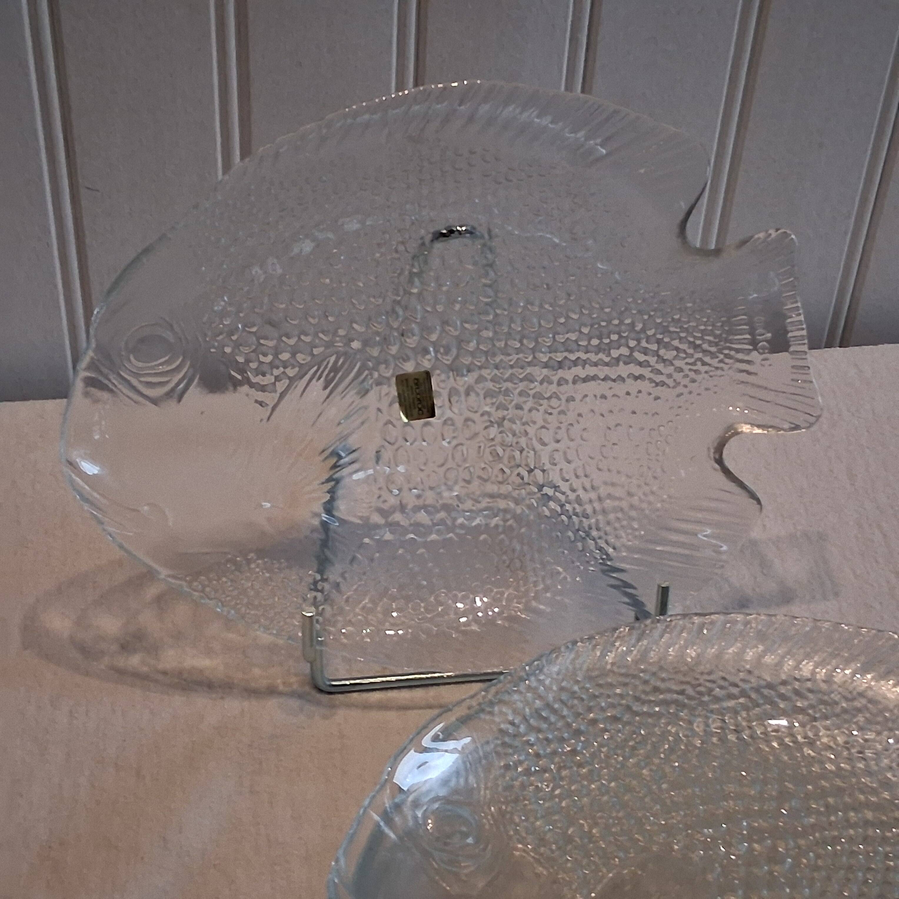 6 glass fish plates from Arcoroc in very good condition.