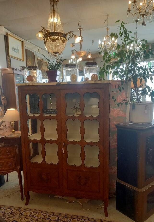 Vitrine Louis XV Marquetée