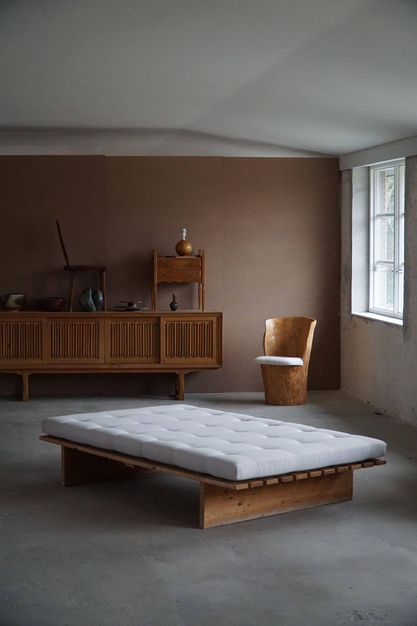 Modern Danish daybed, reupholstered, made of pine, by Nyt i Bo, 1970s.