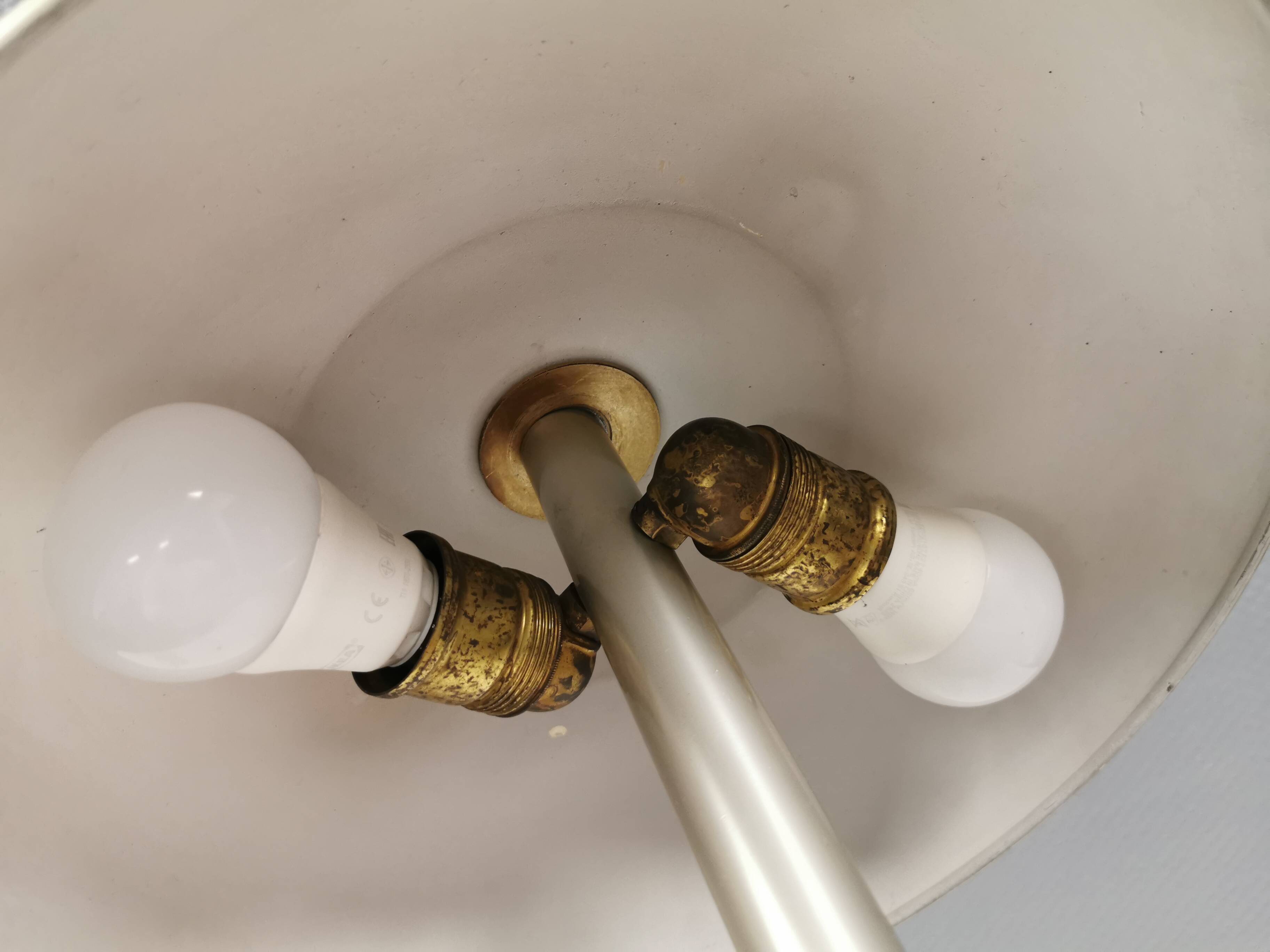 Vintage table lamp in ‘brass’ colour, probably German and from the 1980s.