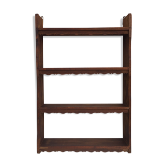 Étagère murale en bois avec frises