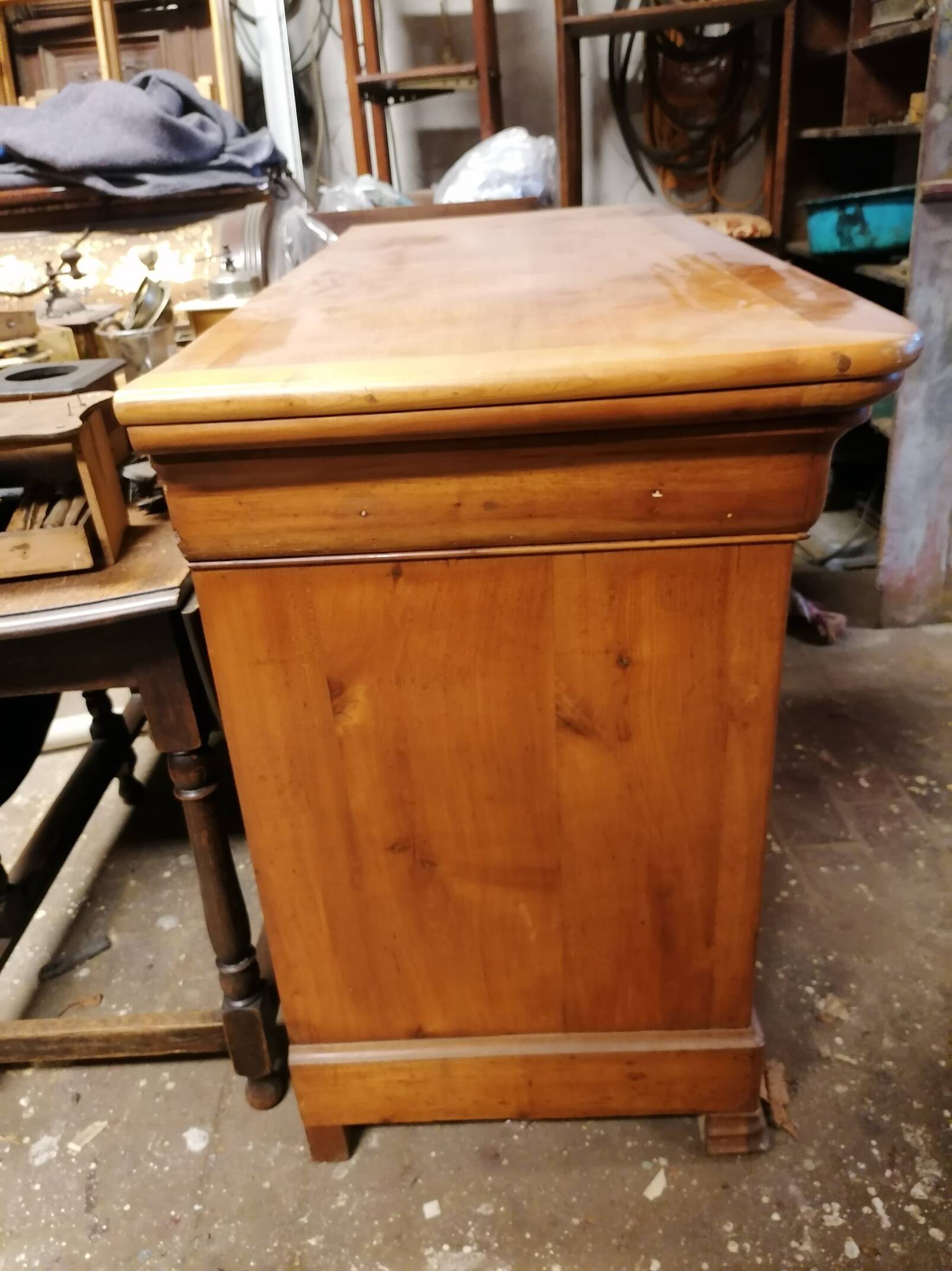 Louis Phillipe style 4-drawer chest of drawers