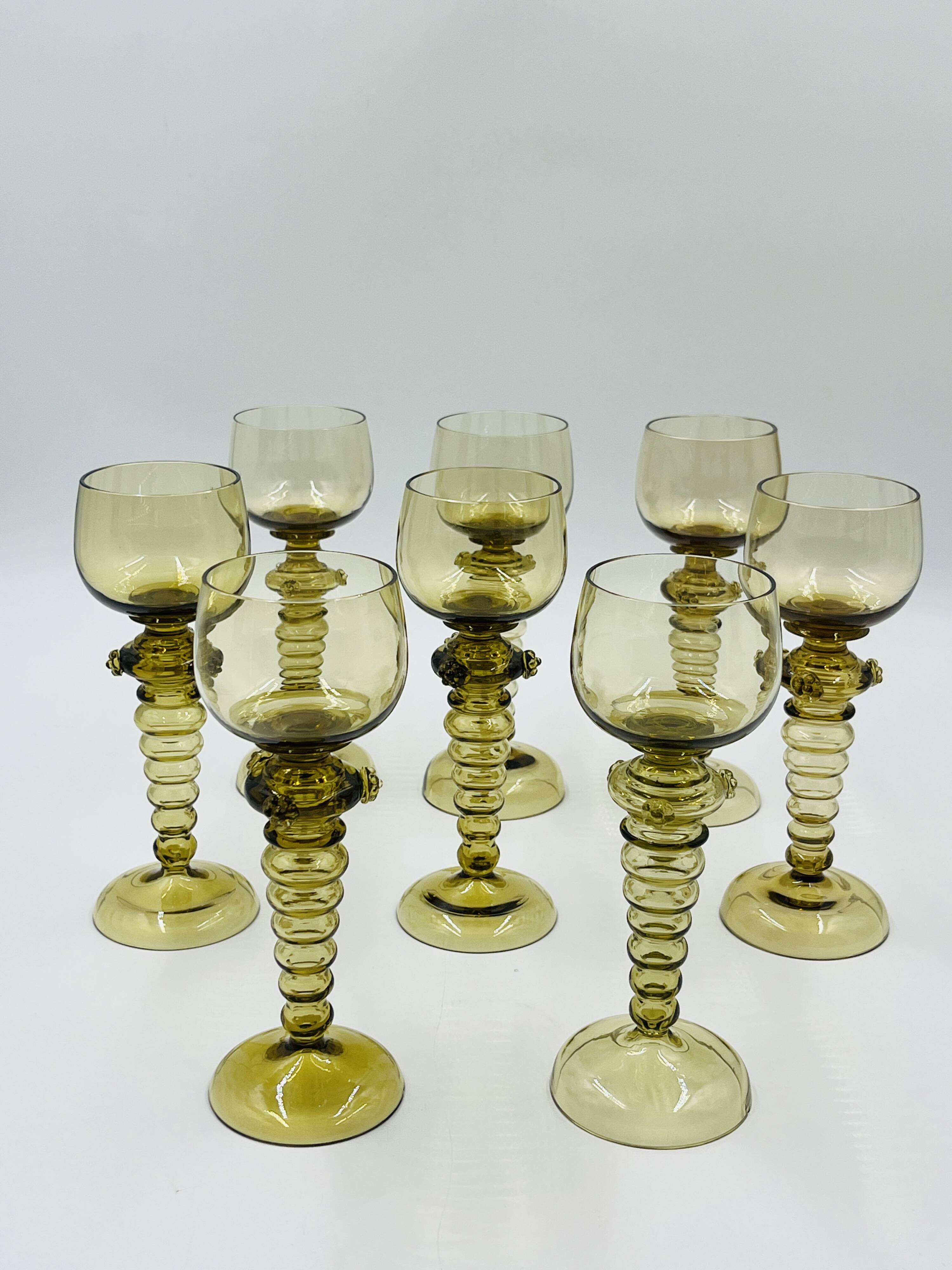Lot de 8 verres à vin Roemer verts