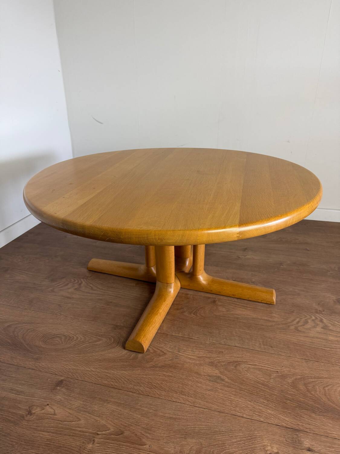 Scandinavian round coffee table in elm – Dyrlund, Denmark