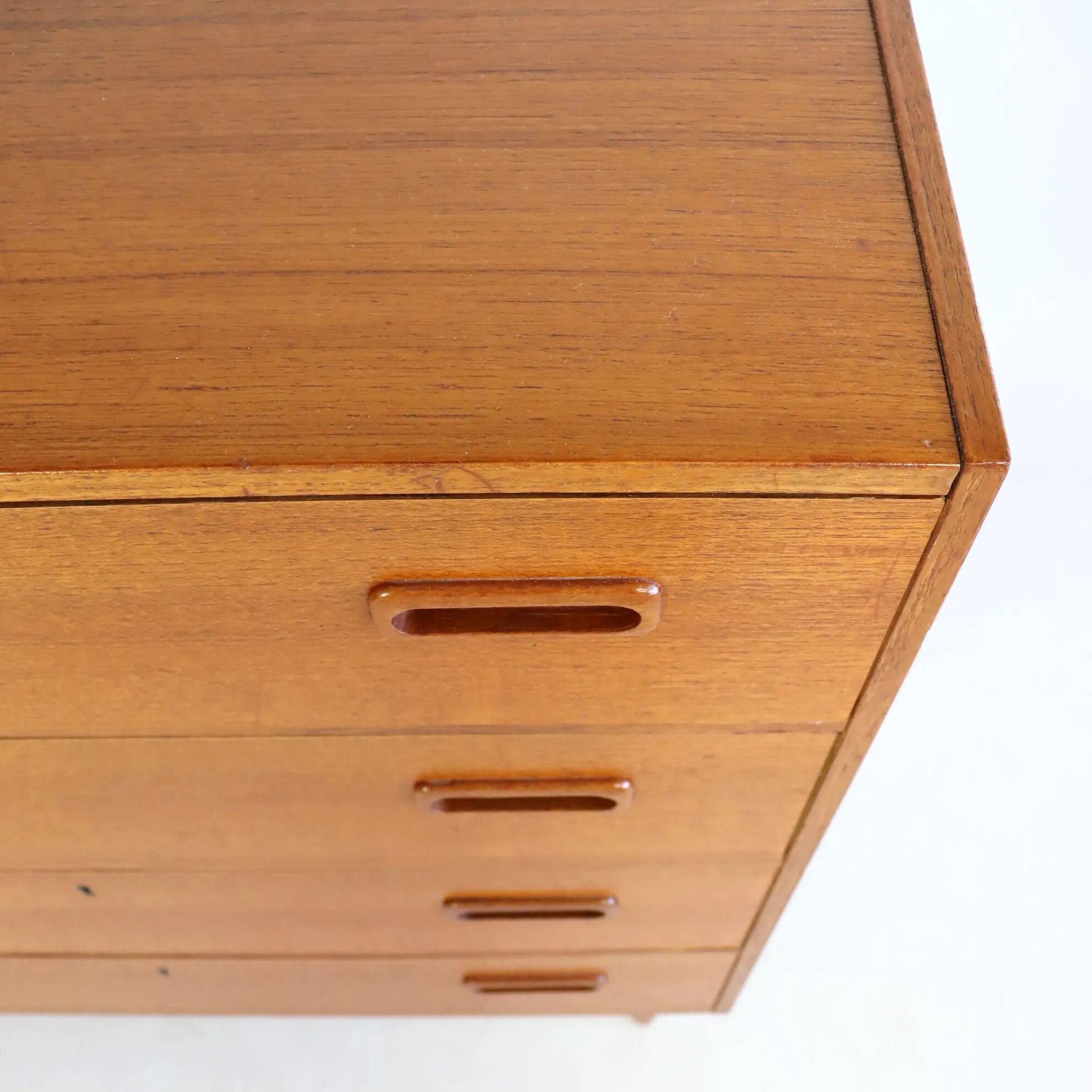 Teak chest of drawers with four drawers