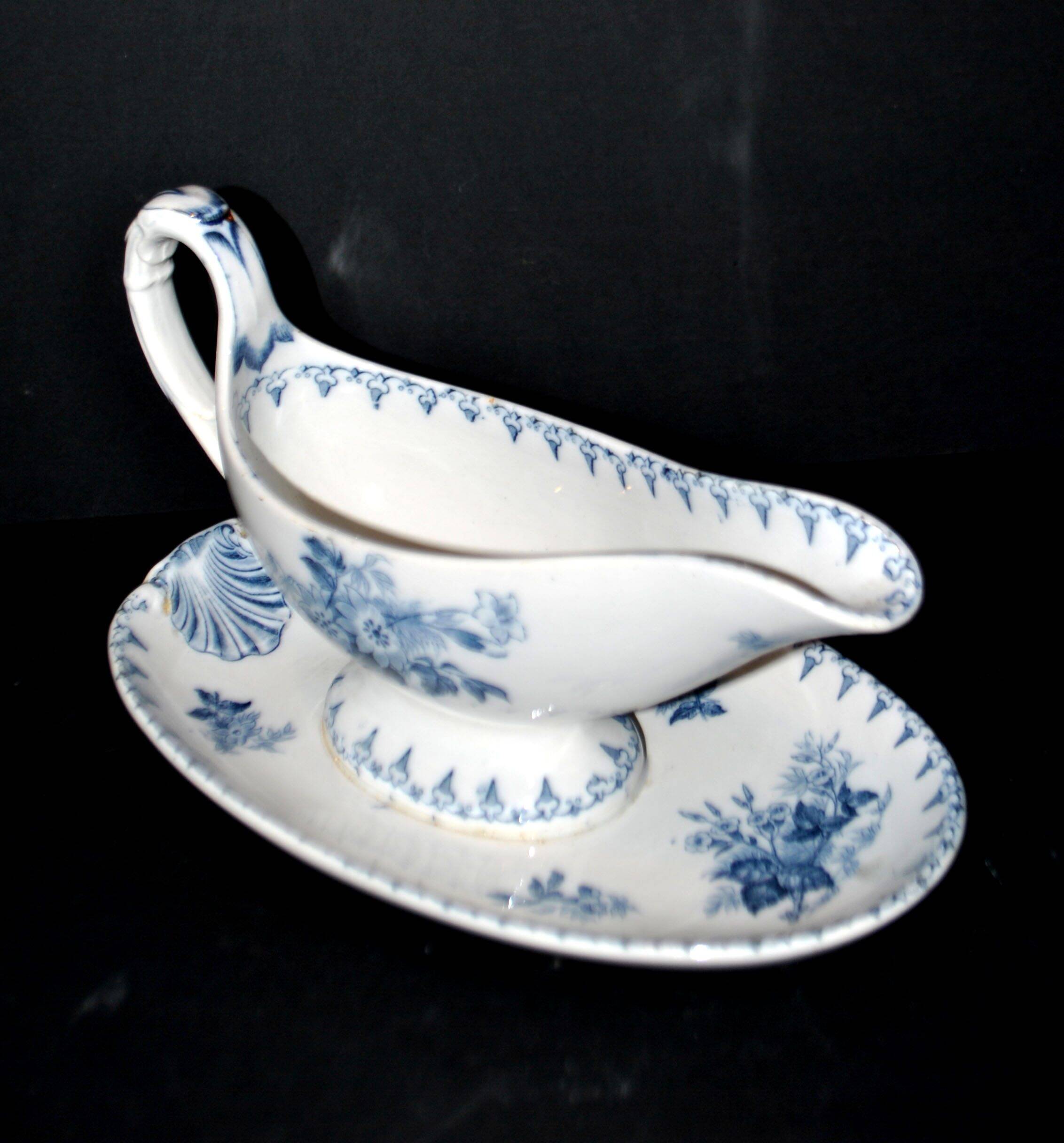 Sarreguemines U&C Flore sauce boat in earthenware with blue flowers