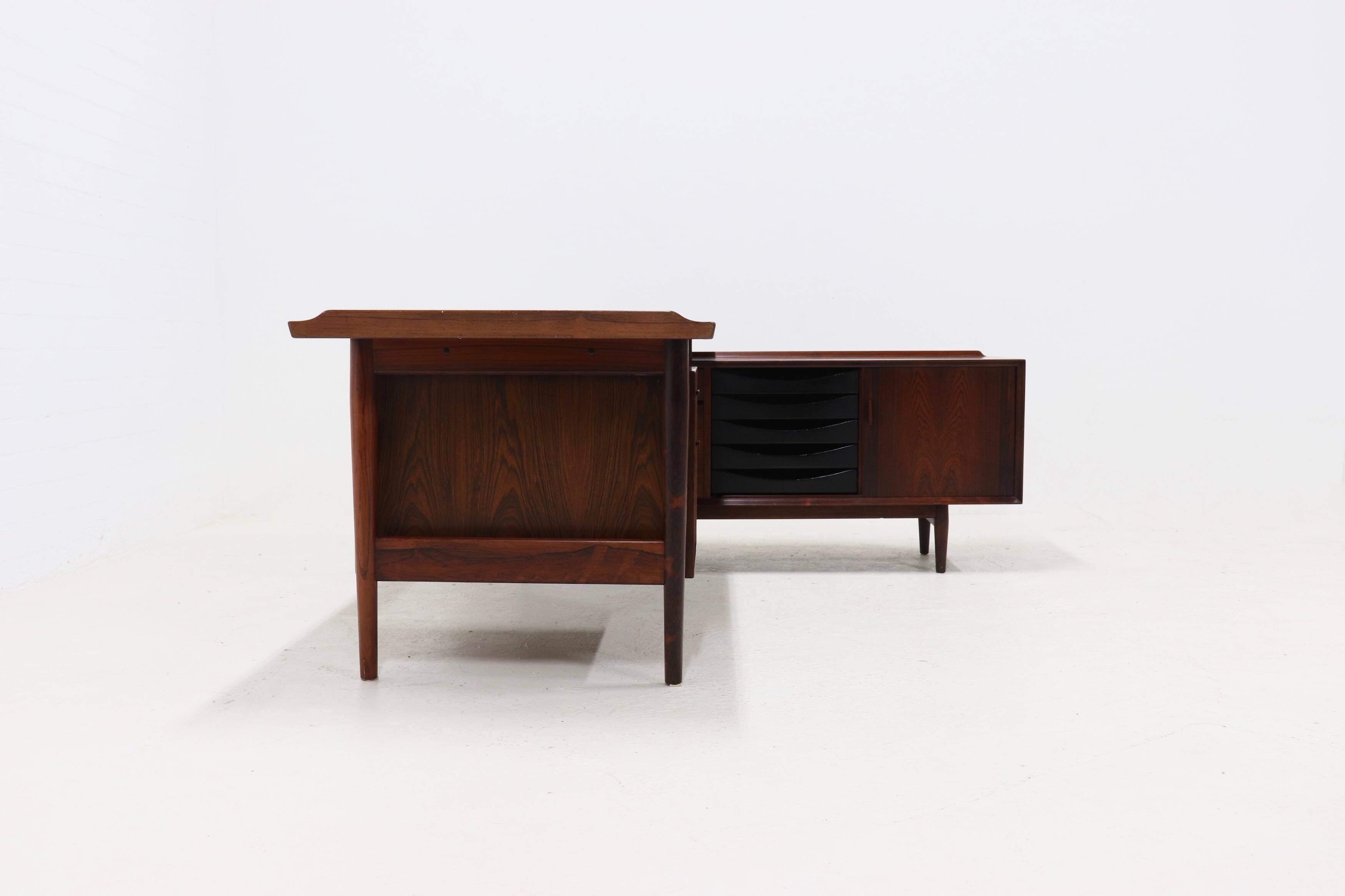 Rosewood Executive Desk Model 209 by Arne Vodder for Sibast 1955
