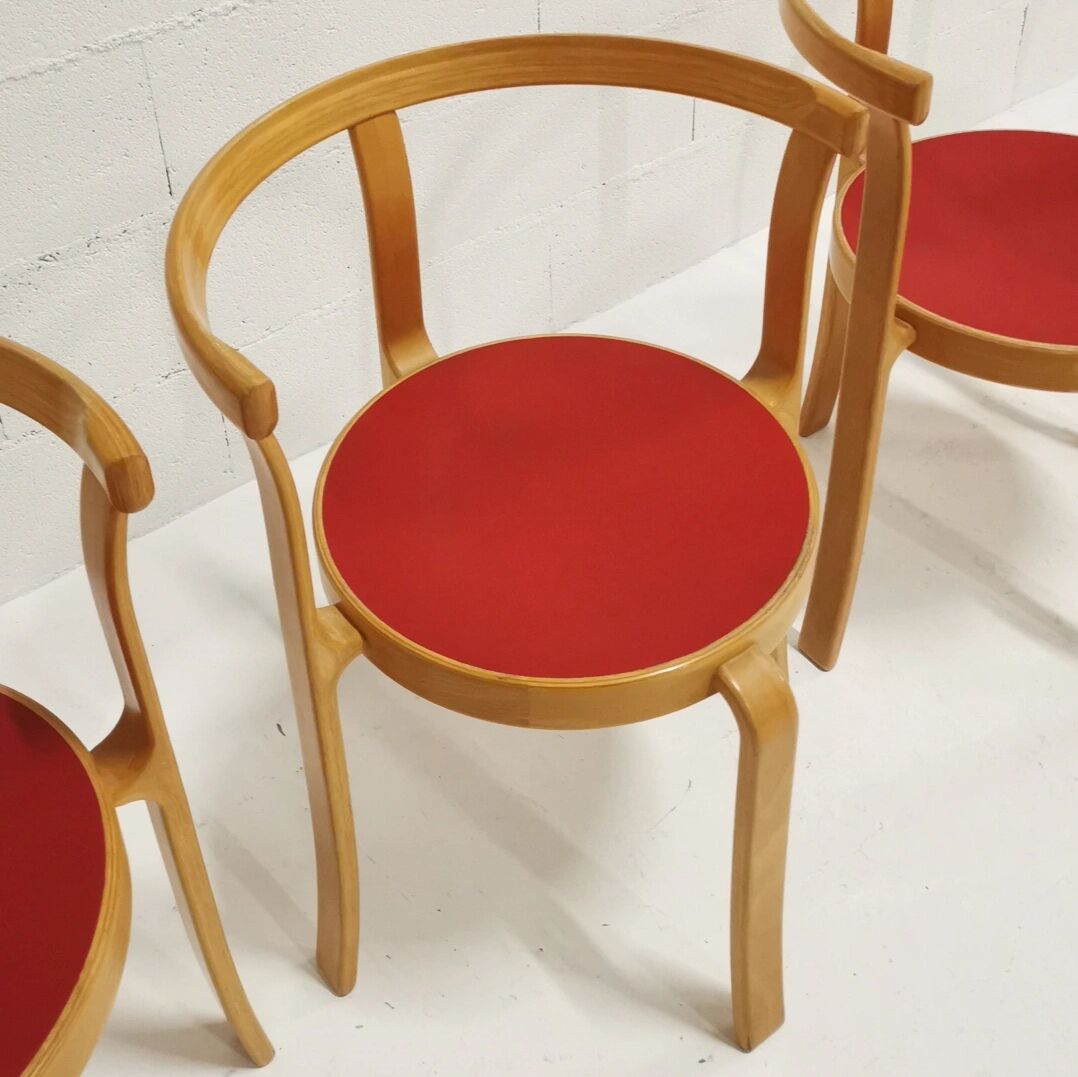 Set table and 4 chairs "8000 series" , Magnus Olesen, 1980