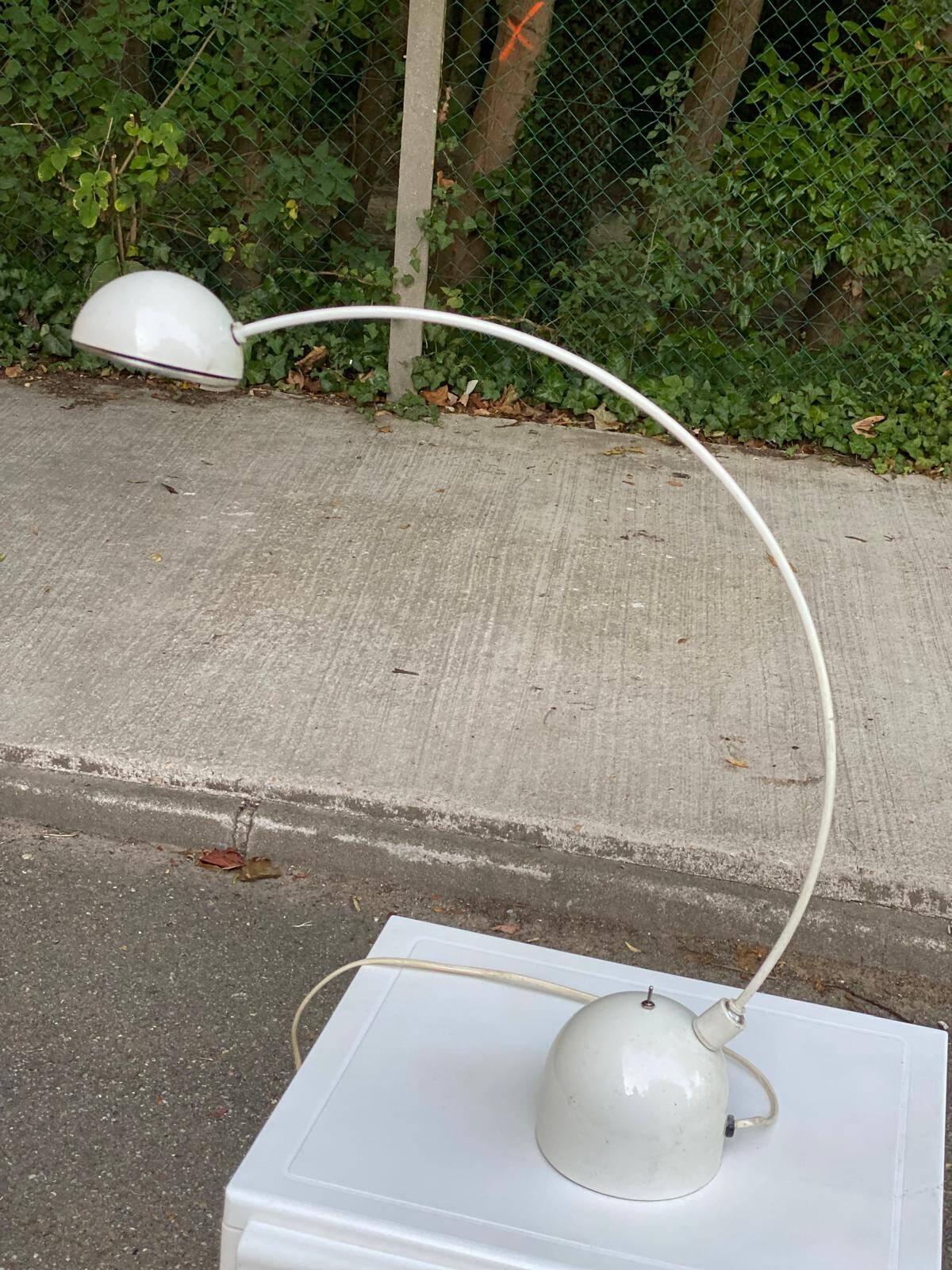 Modernist white curved desk lamp 1980