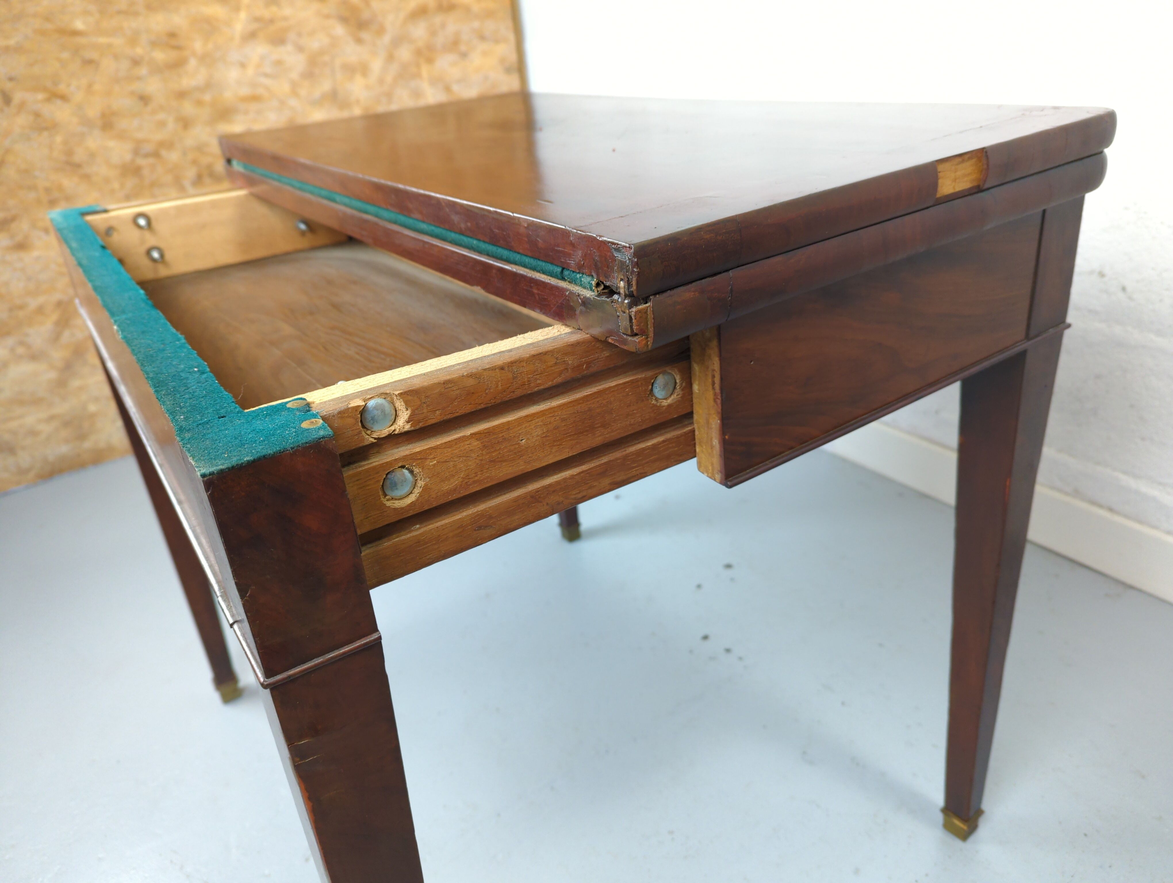 Game table wallet mahogany veneer era empire