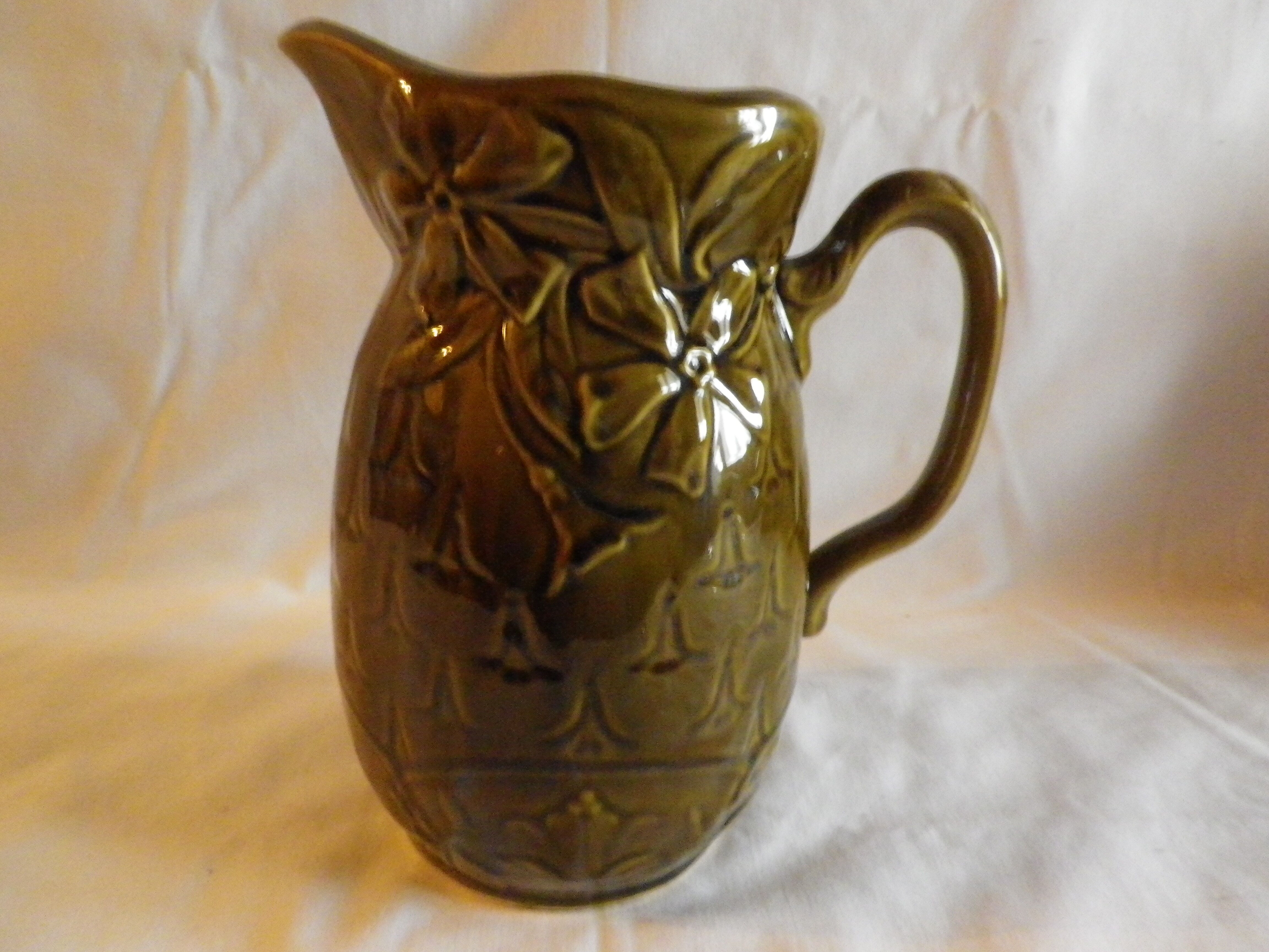 Pitcher slurry olive green