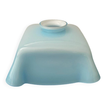Opaline globe