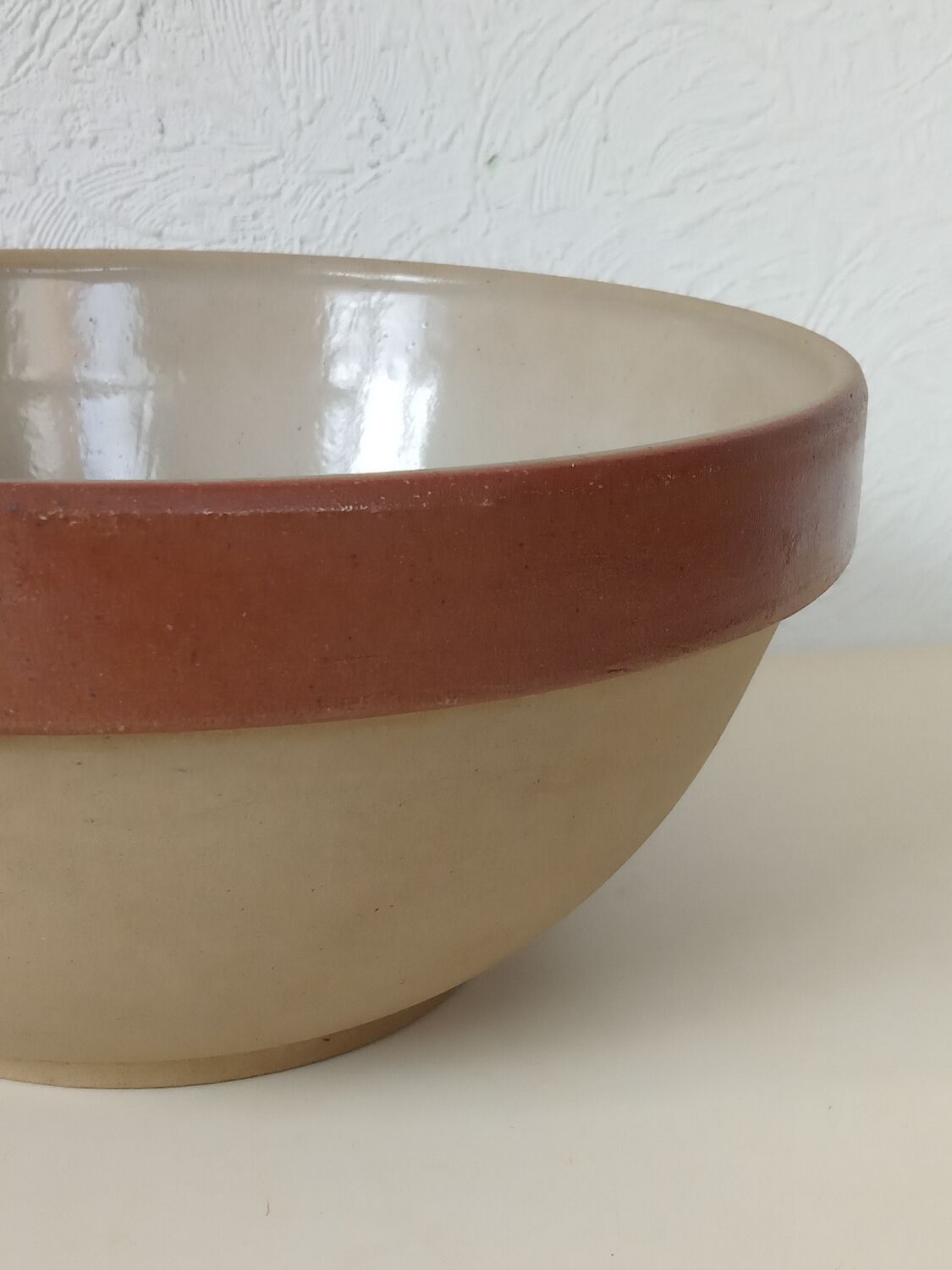 Glazed stoneware salad bowl