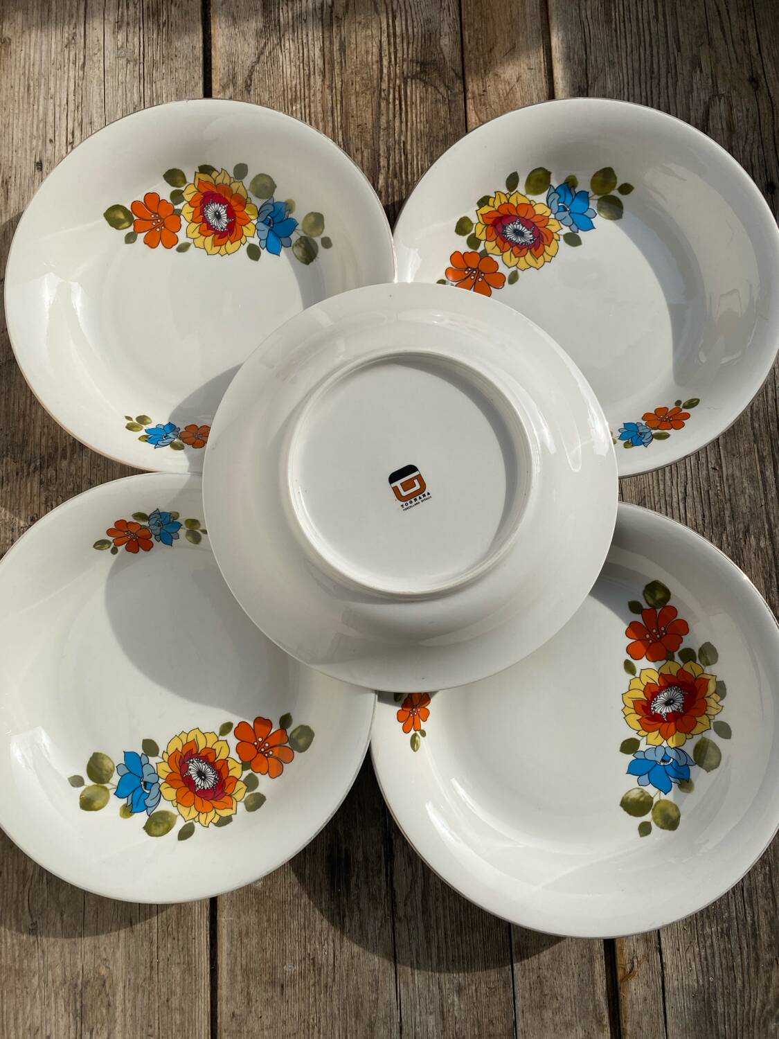 Vintage floral soup plates
