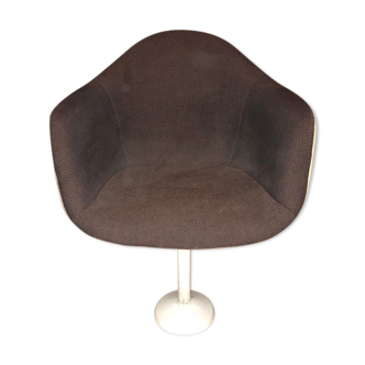 Herman Miller chair by Charles et Ray Eames