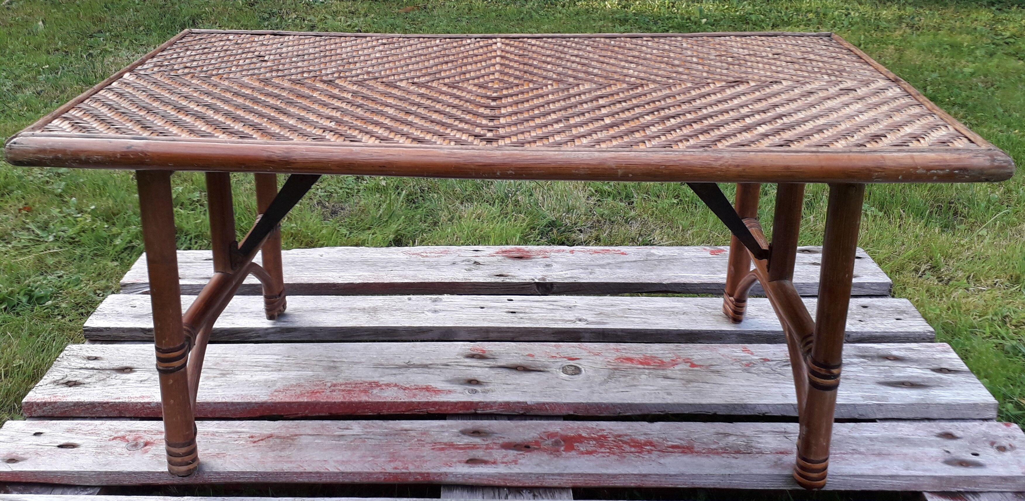 Rattan folding coffee table