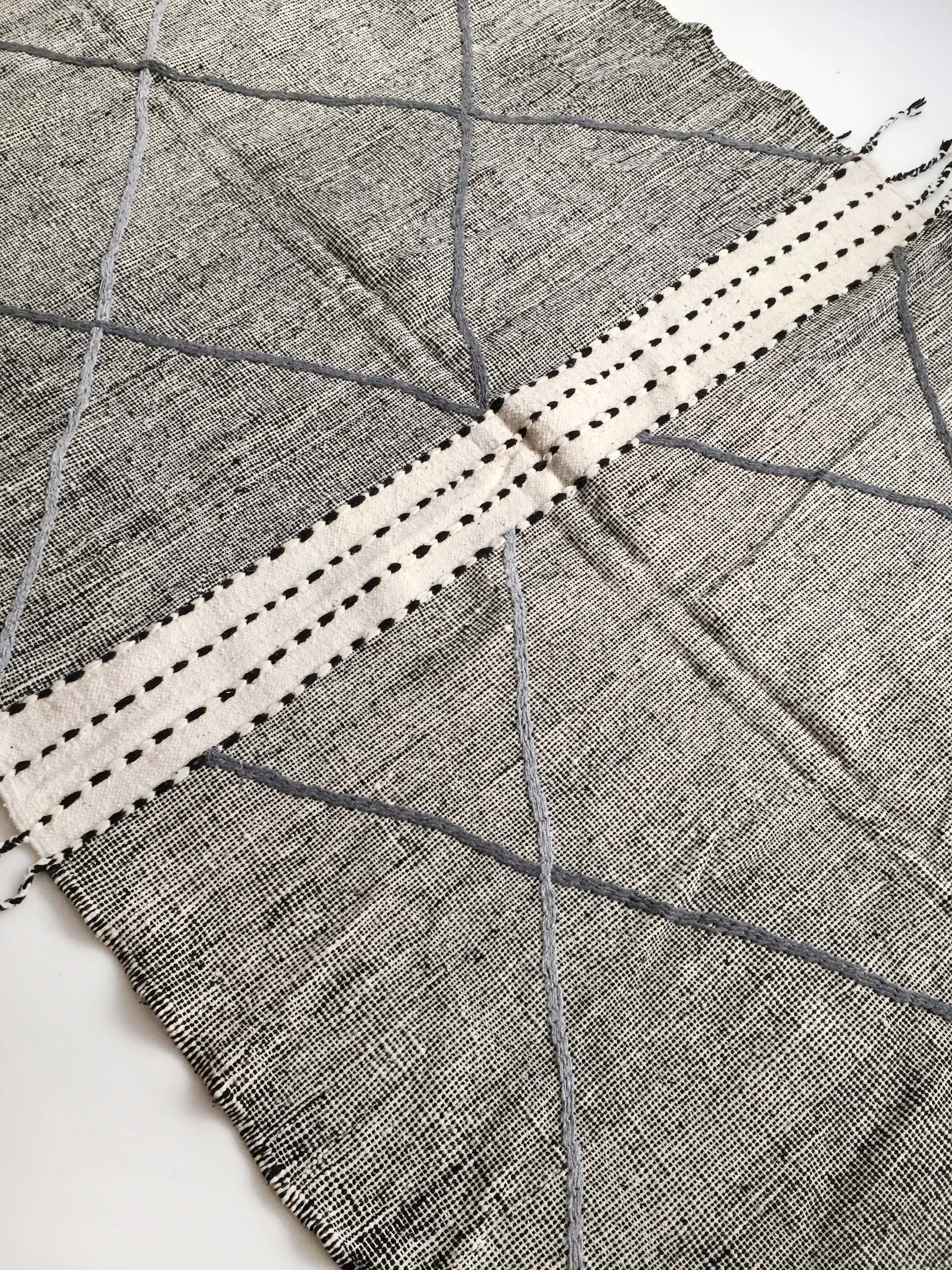 Moroccan Berber kilim Zanafi black and white 3.10x1.80m