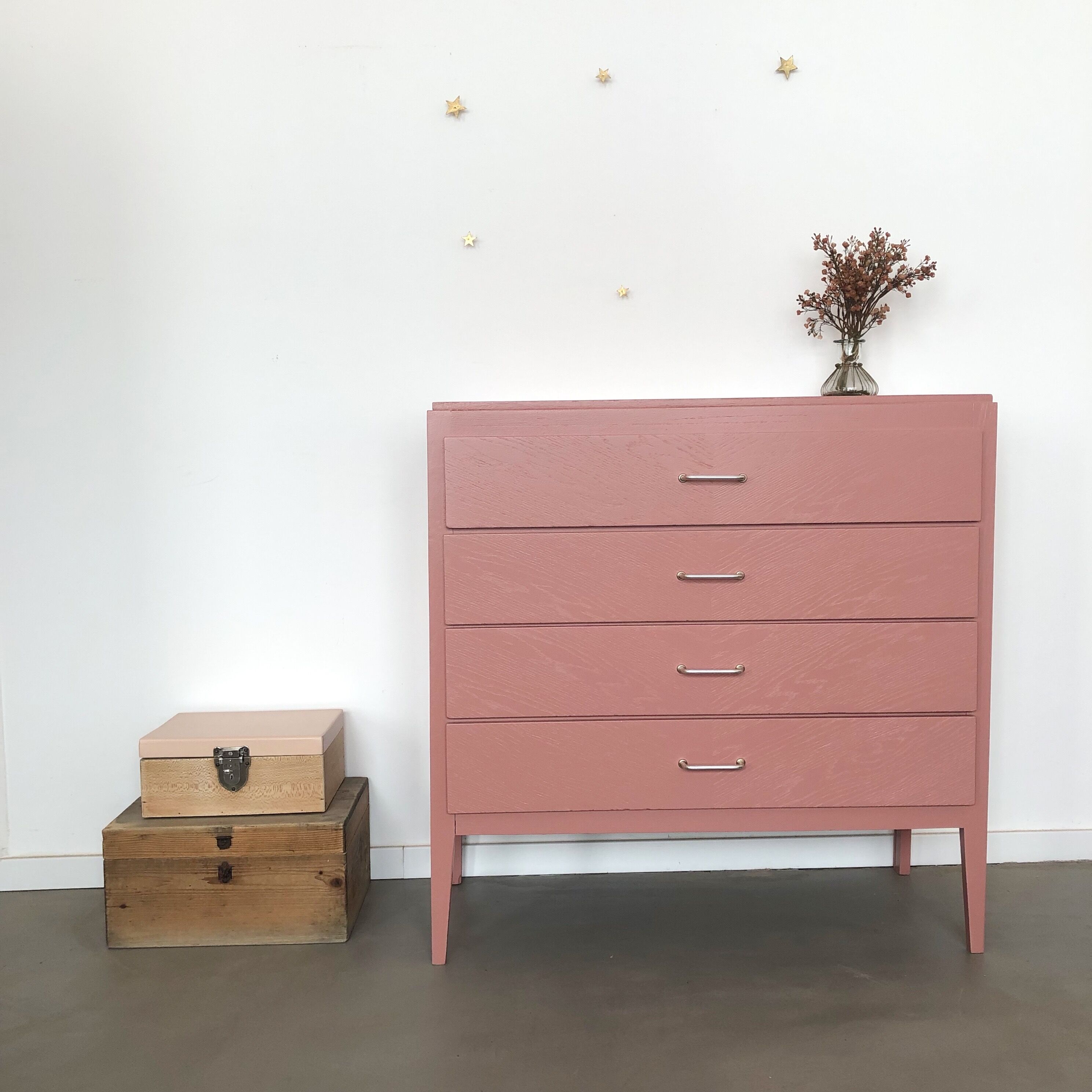 Vintage chest of drawers