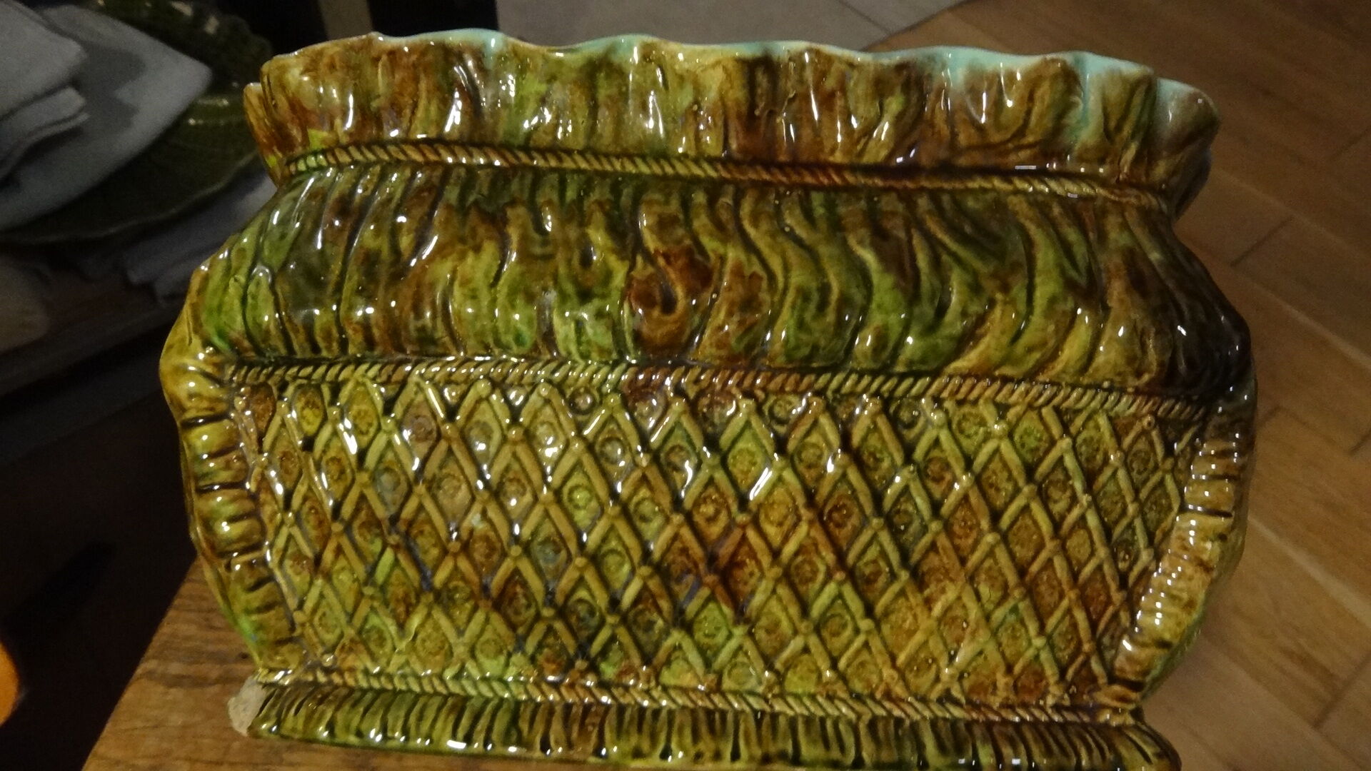 Pot cover pattern flowers in volume slip