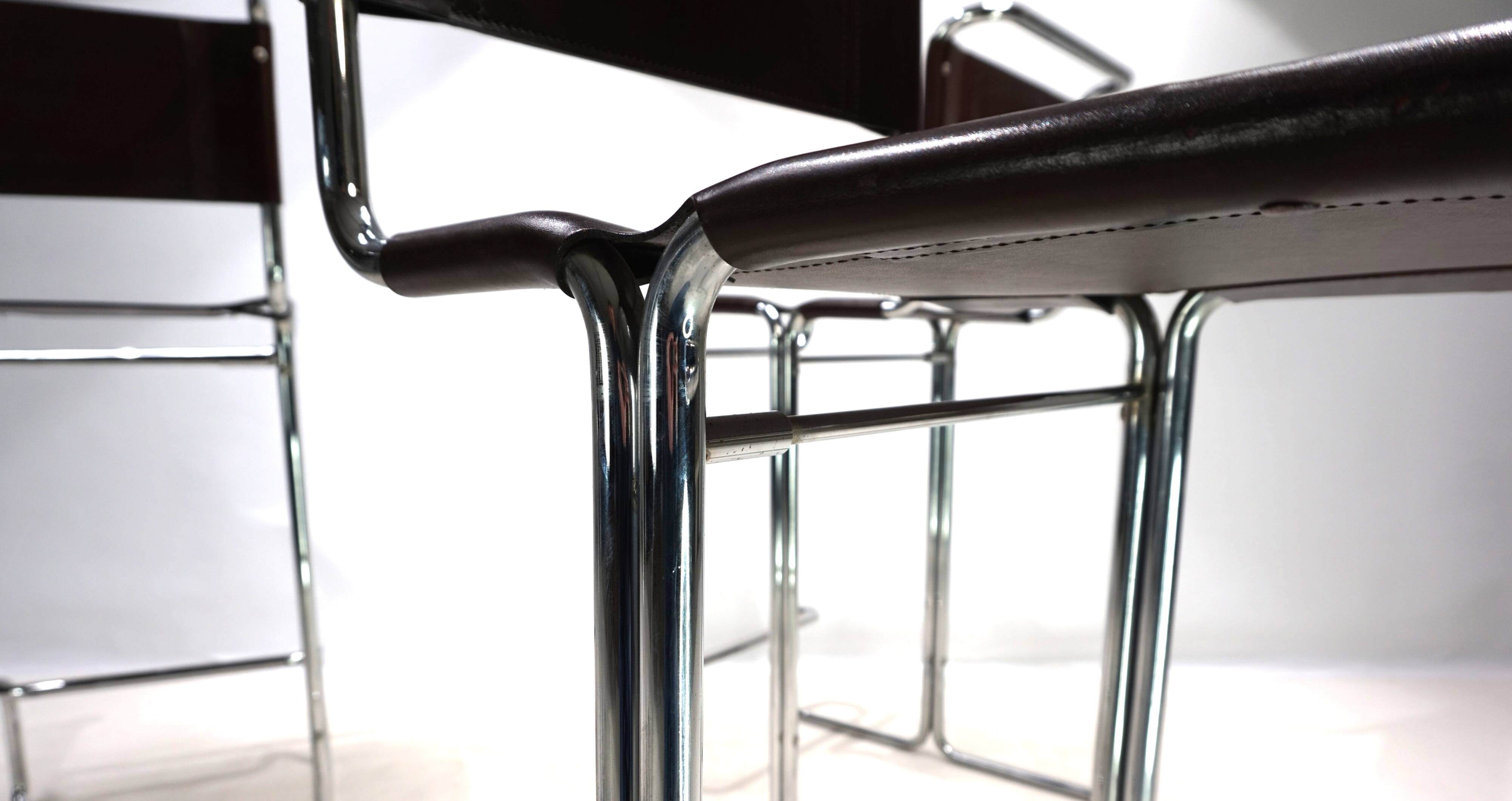 Ensemble de 4 tabourets de bar en acier tubulaire Linea Veam, 1960