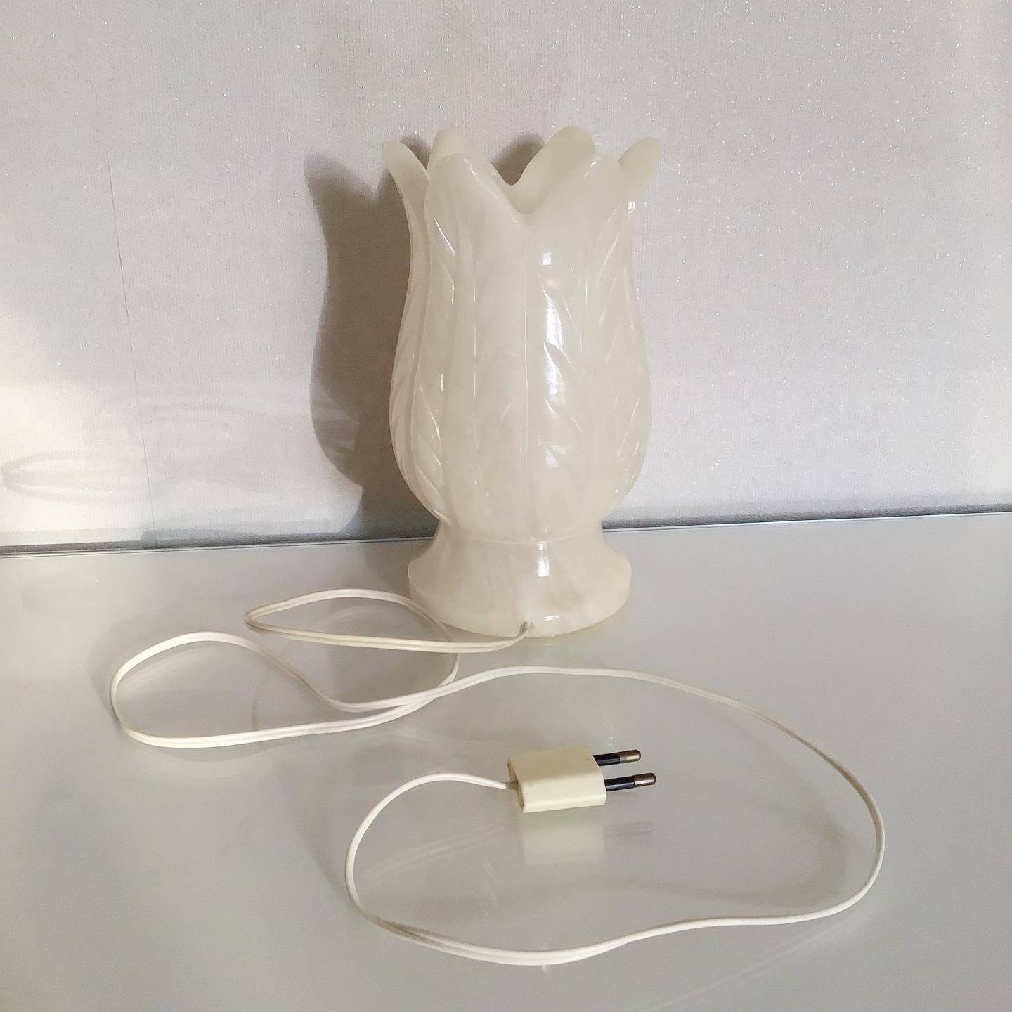 Vintage alabaster tulip lamp