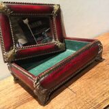 Jewelry box with mirror