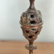 four-light candelabrum in chiselled brass from the 19th century