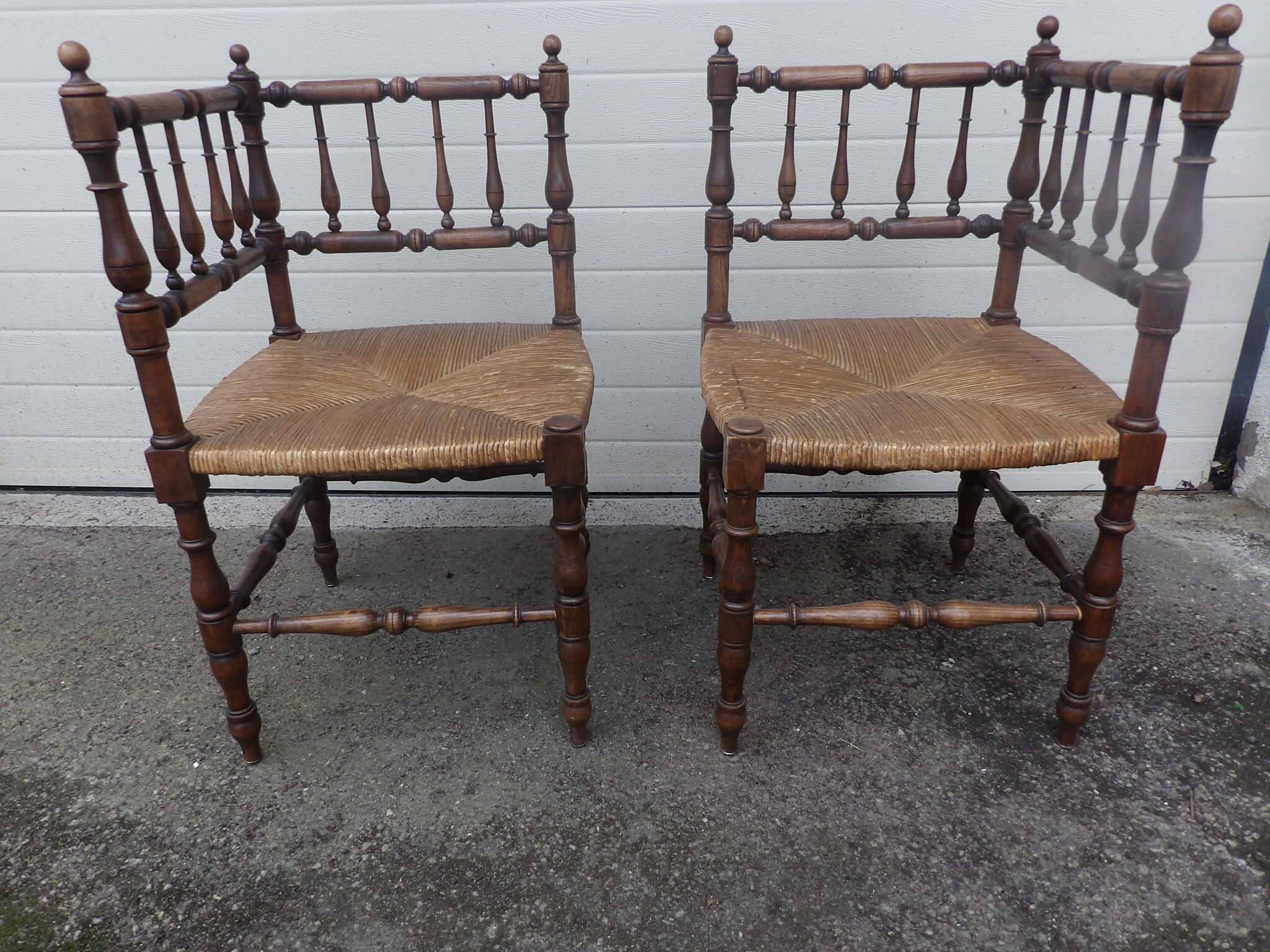 paire de fauteuils de coin