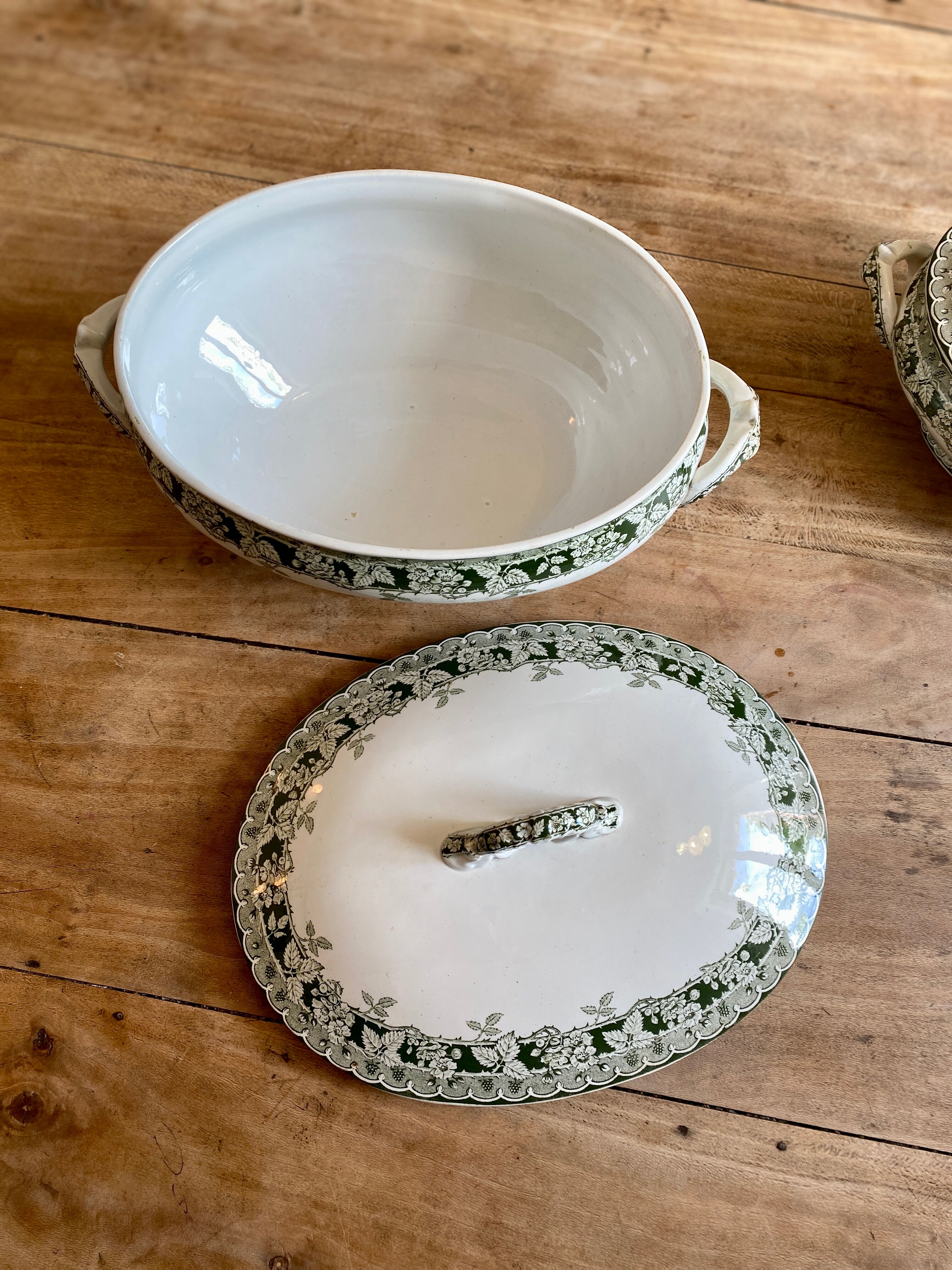 Large old tureen in iron earth, model Murier de Saint amand