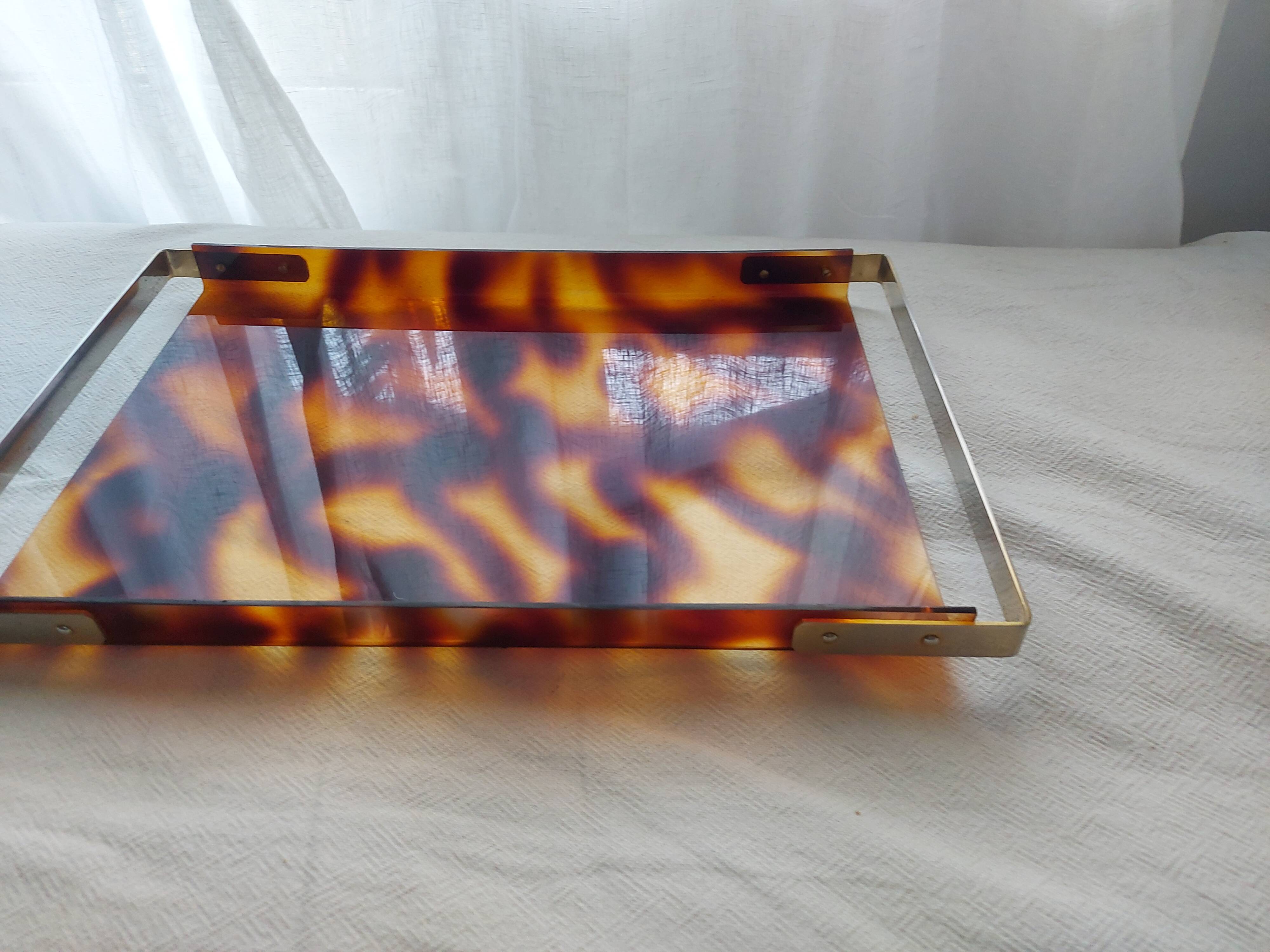 Large tortoiseshell effect serving tray
