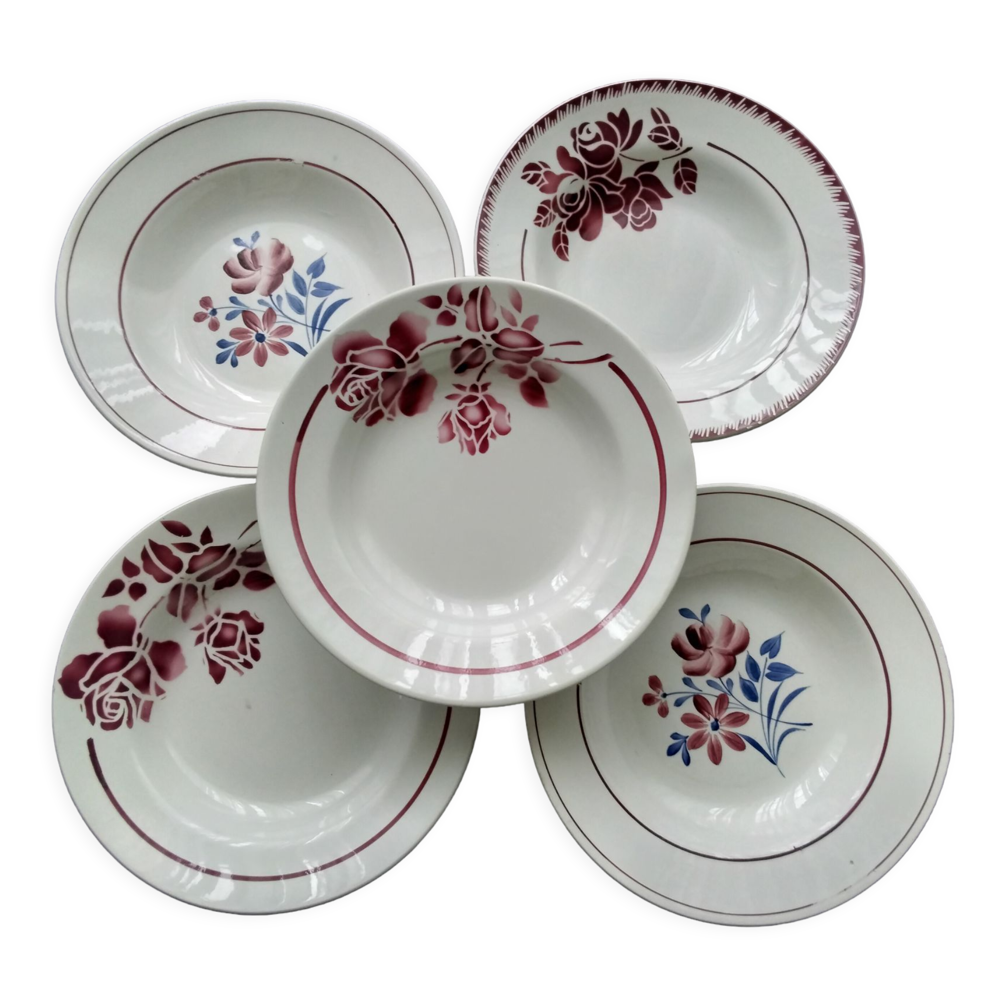 Set de 5 assiettes creuses dépareillées en faience de Saint Amand et Moulin des Loup