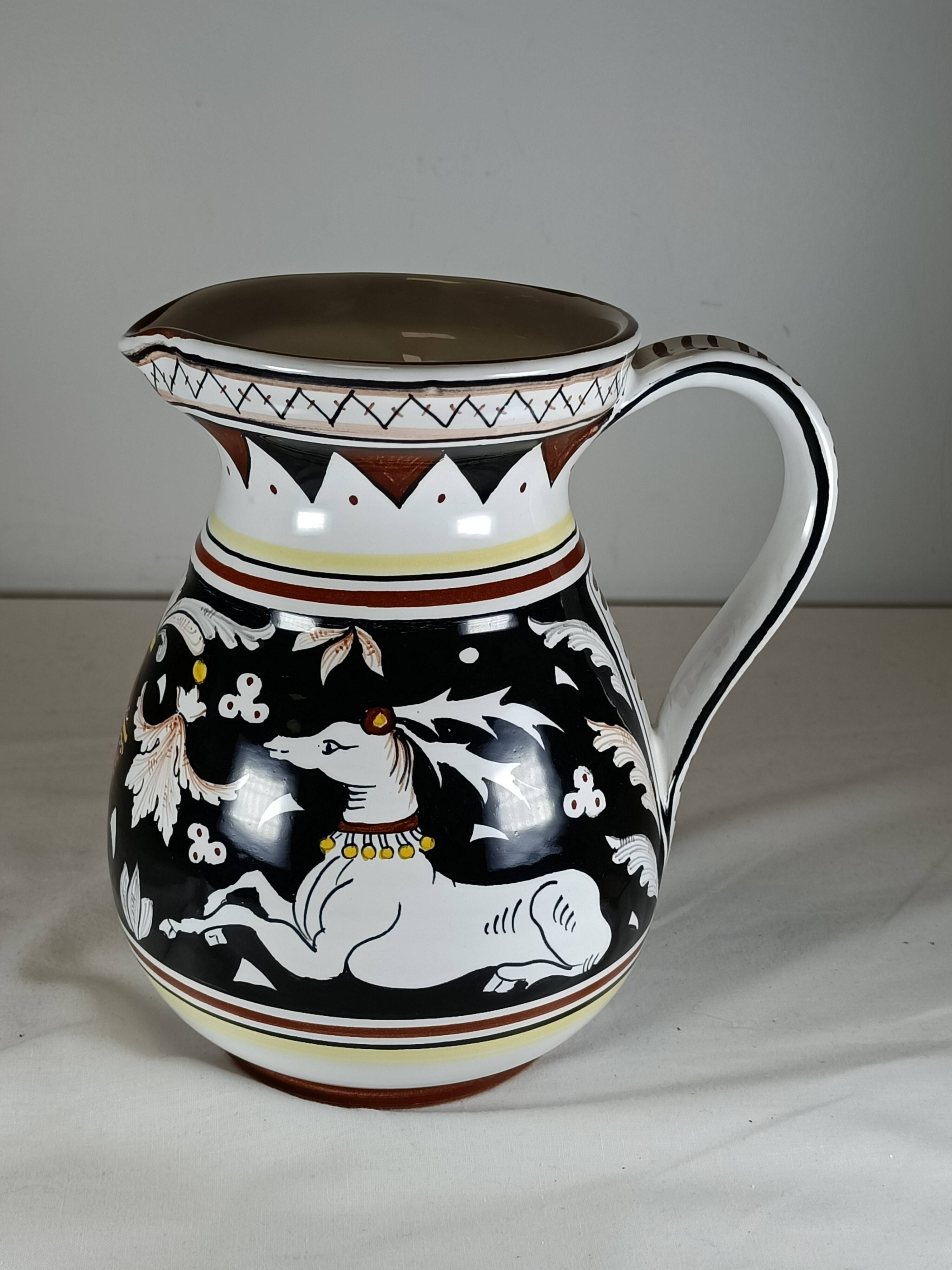 Archaic Italian pitcher from Siena in hand-painted ceramic – animal decoration