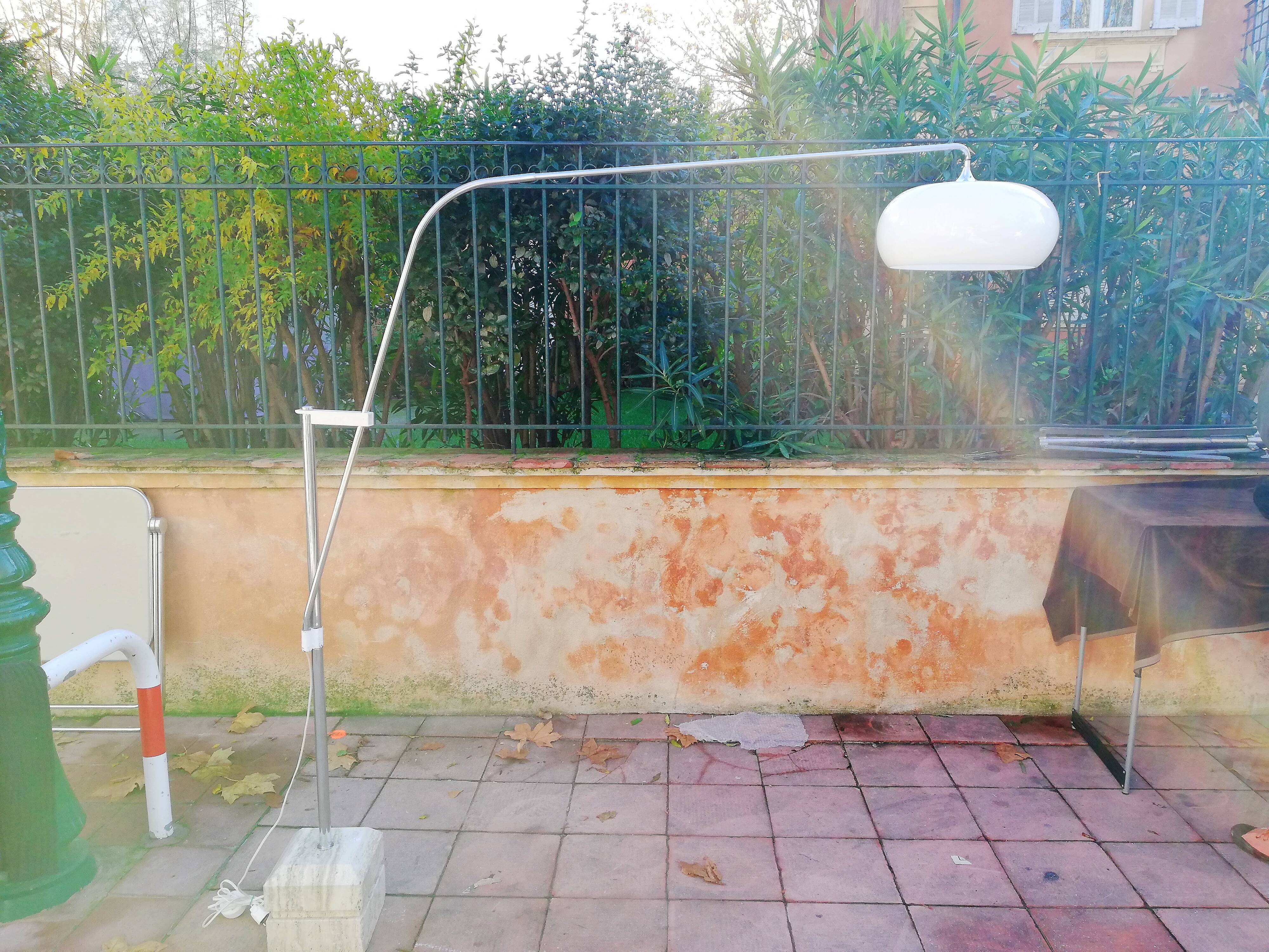 Italian Streetlight style "arc" a remote arm