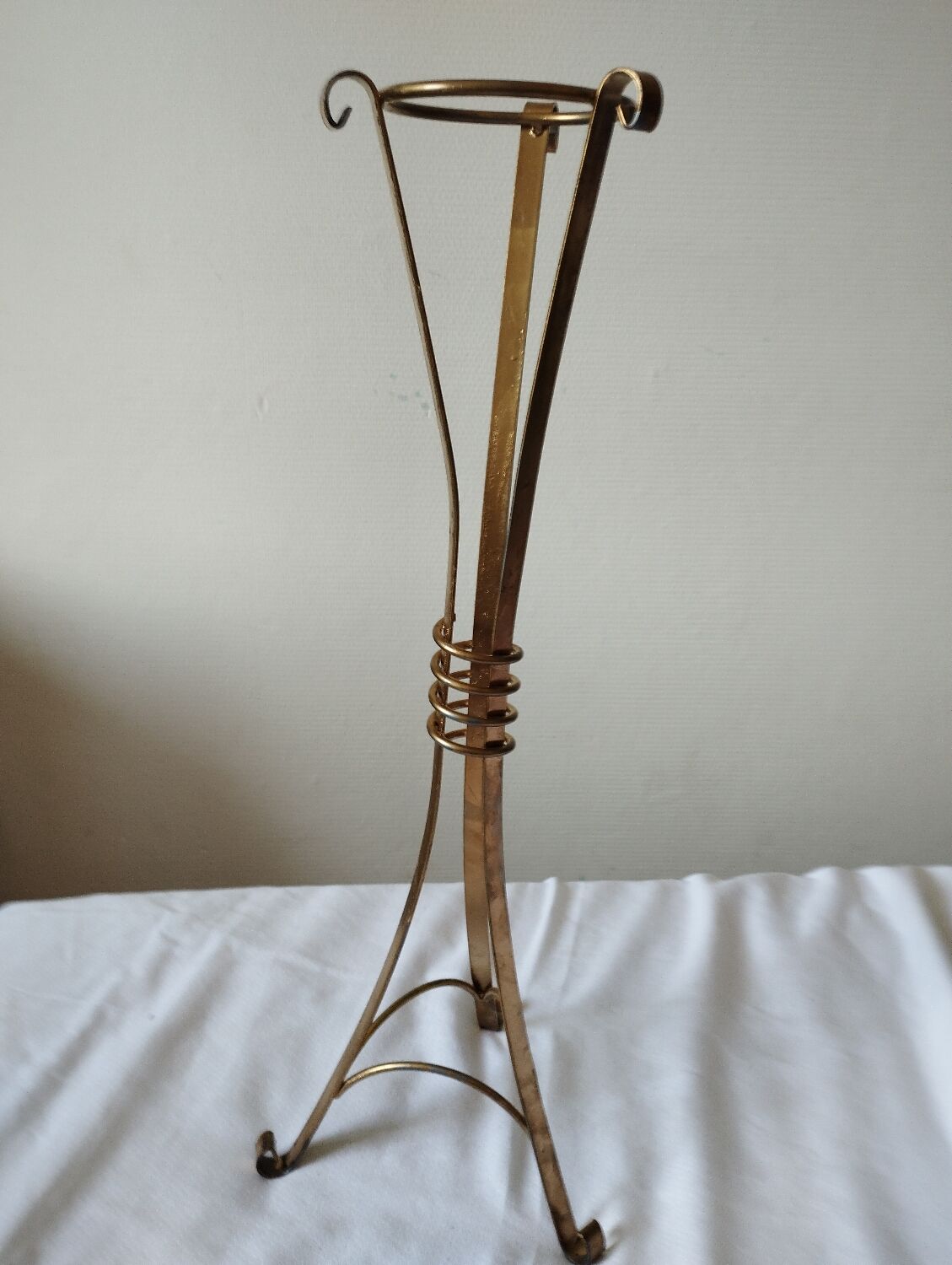 Vase or candle holder column