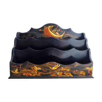 Letter holder
