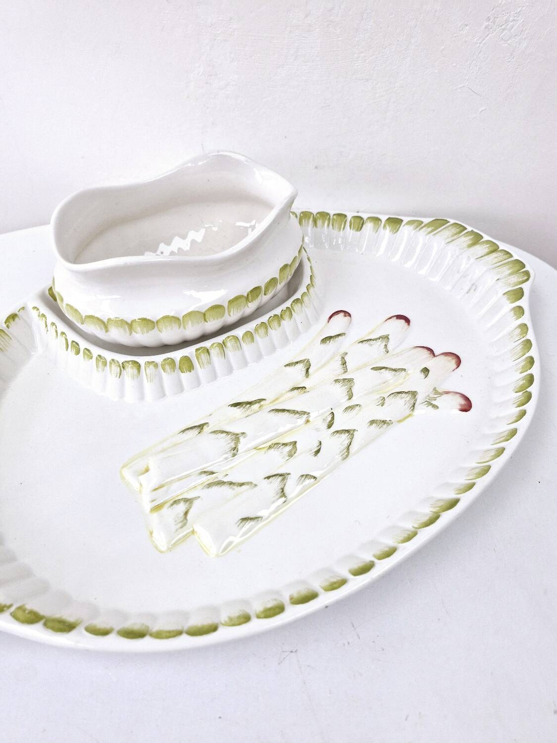 Grand Plat A Asperges Avec Saucier Vintage Céramique Barbotine
