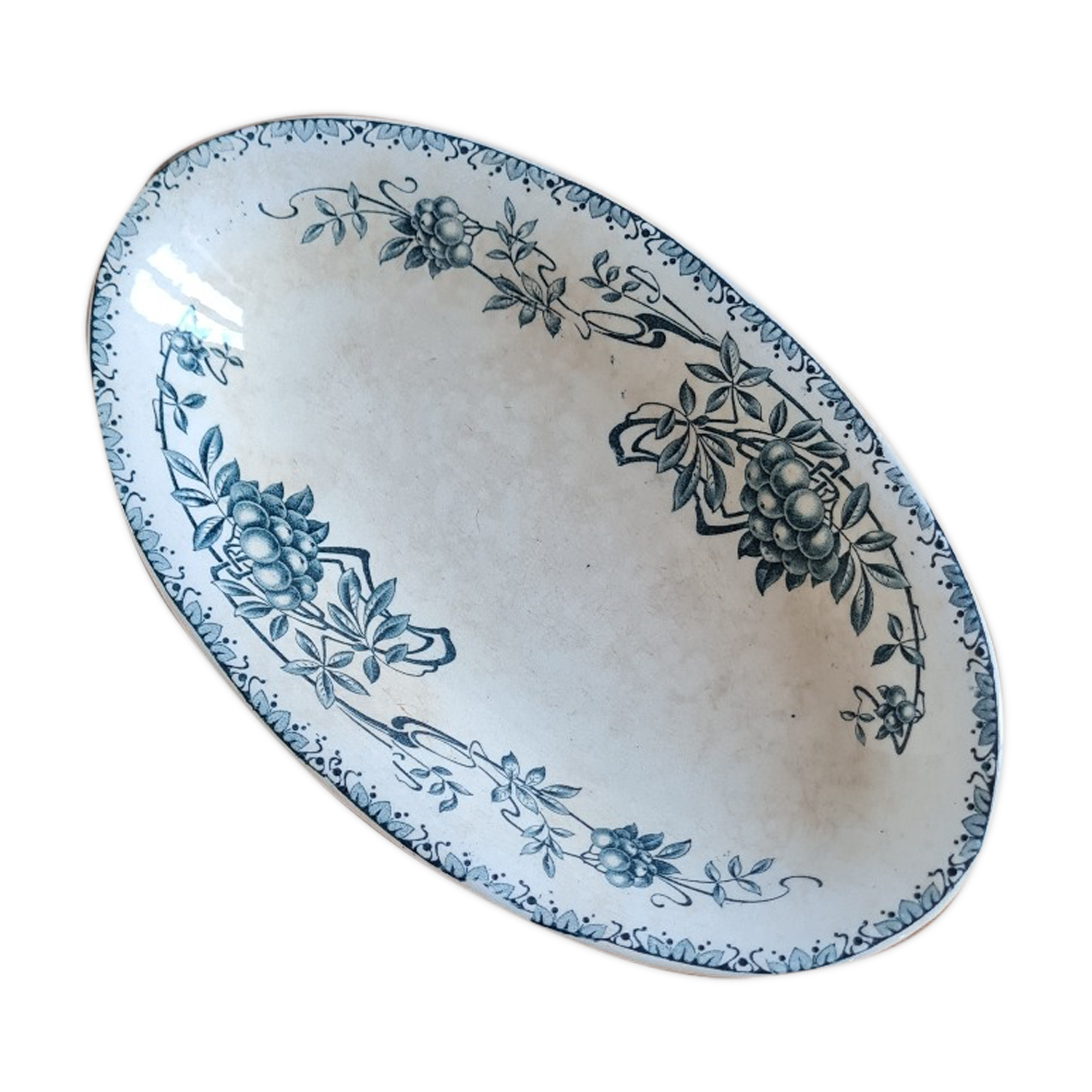 Oval serciviate dish