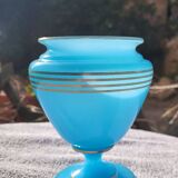 Vase balustre en opaline bleue