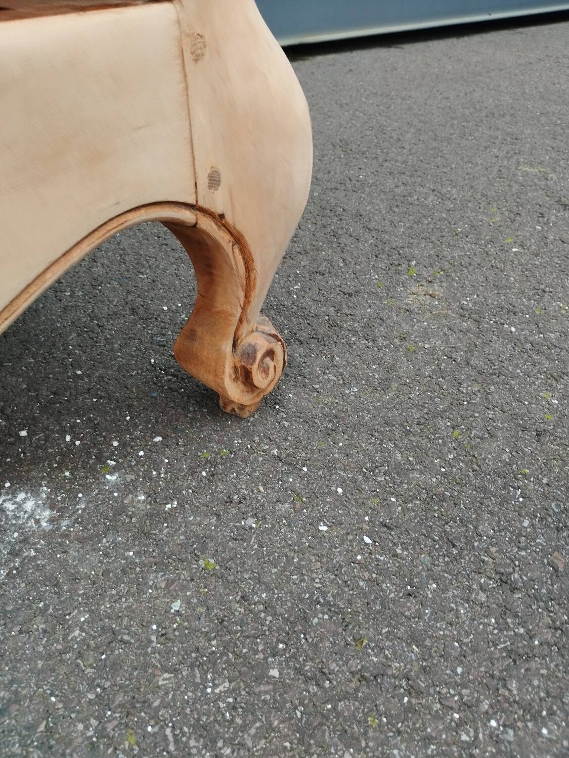 Beautiful antique Louis XV style chest of drawers