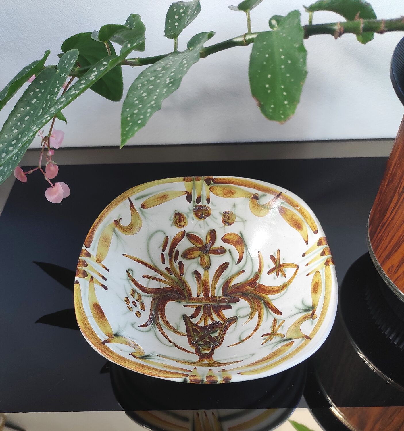 Vintage bowl Keraluc Quimper Decor G6 by Jos Le Corre