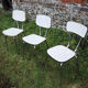3 anciennes chaises en formica blanc