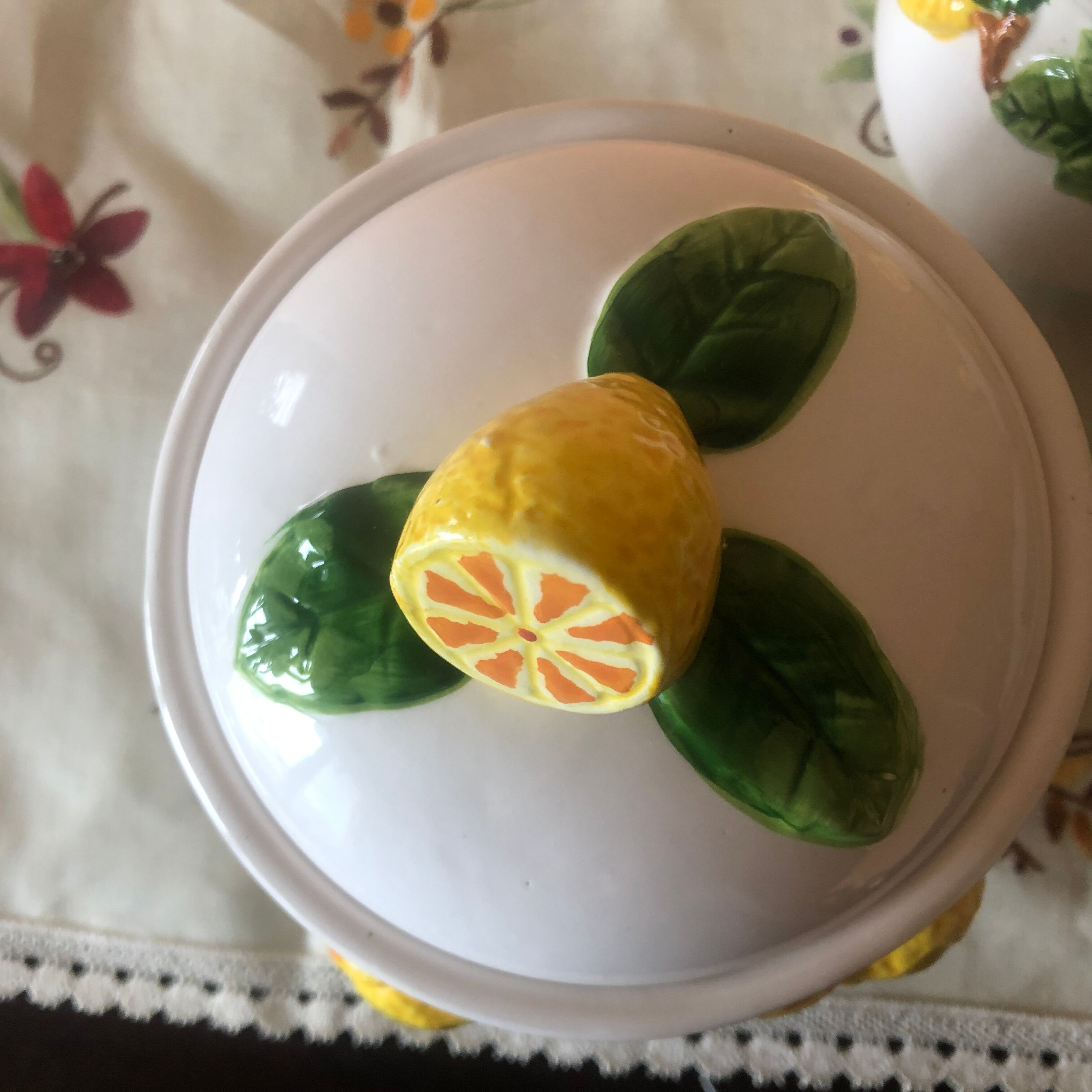 3 jars preservatives condiments onions garlic shallot decoration slurry Lemon