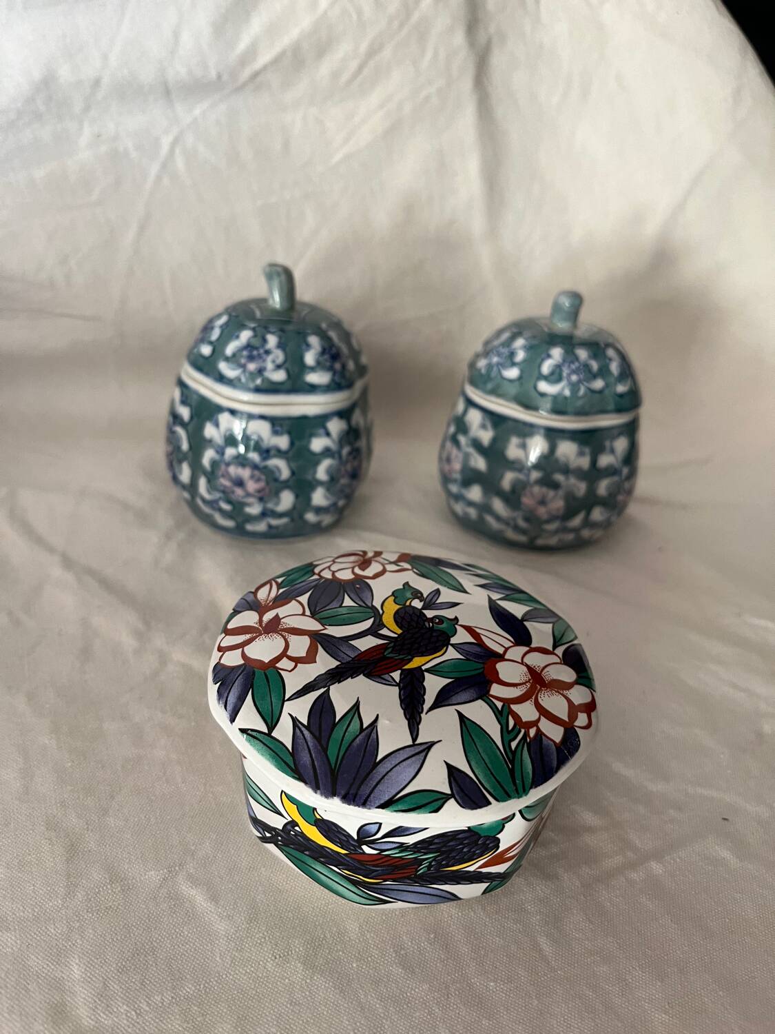 Lot 3 boxes
