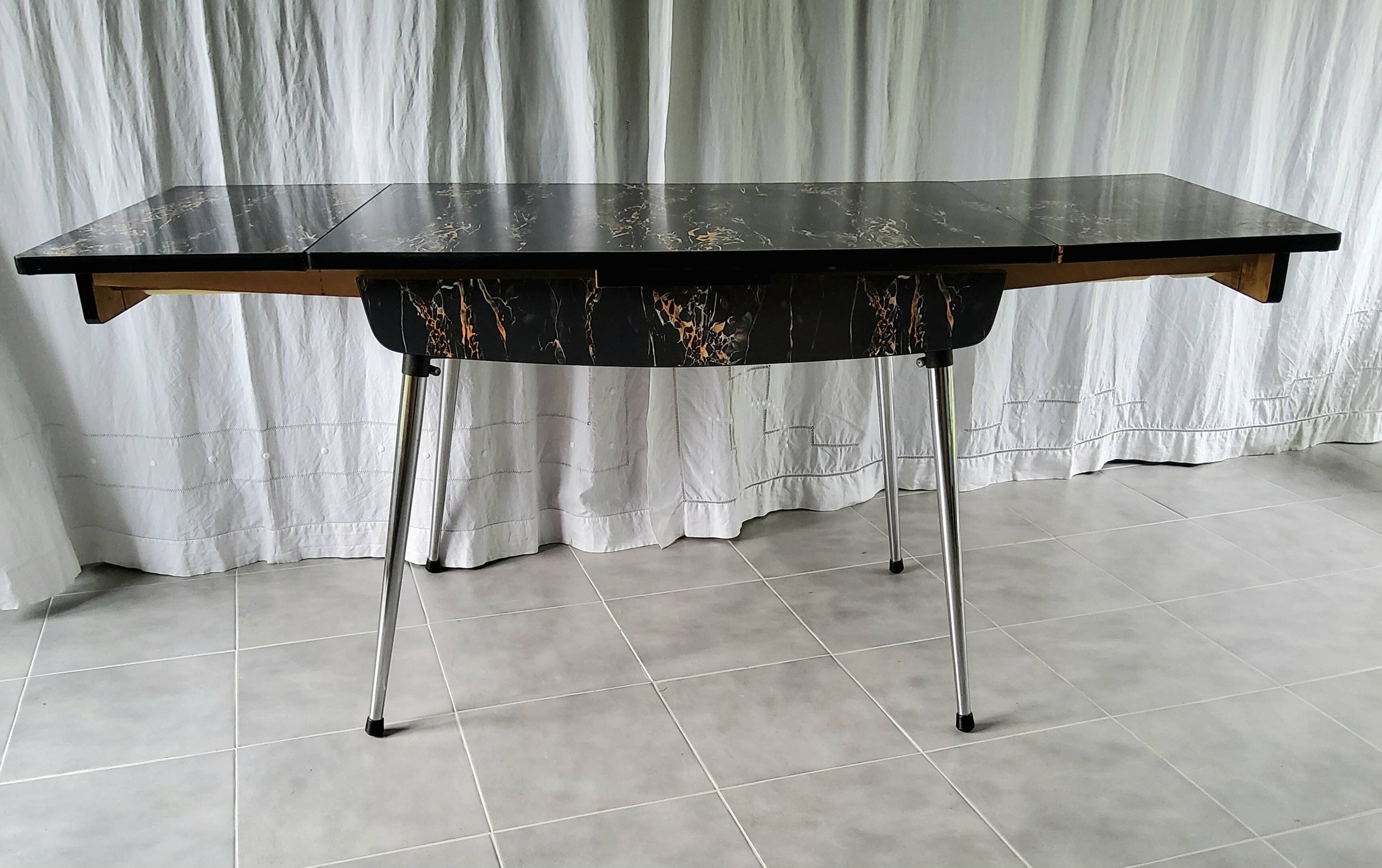 Ensemble en formica marbré