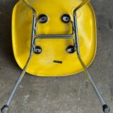 Fiberglass chairs from Ray&Charles Eames for Herman Miller
